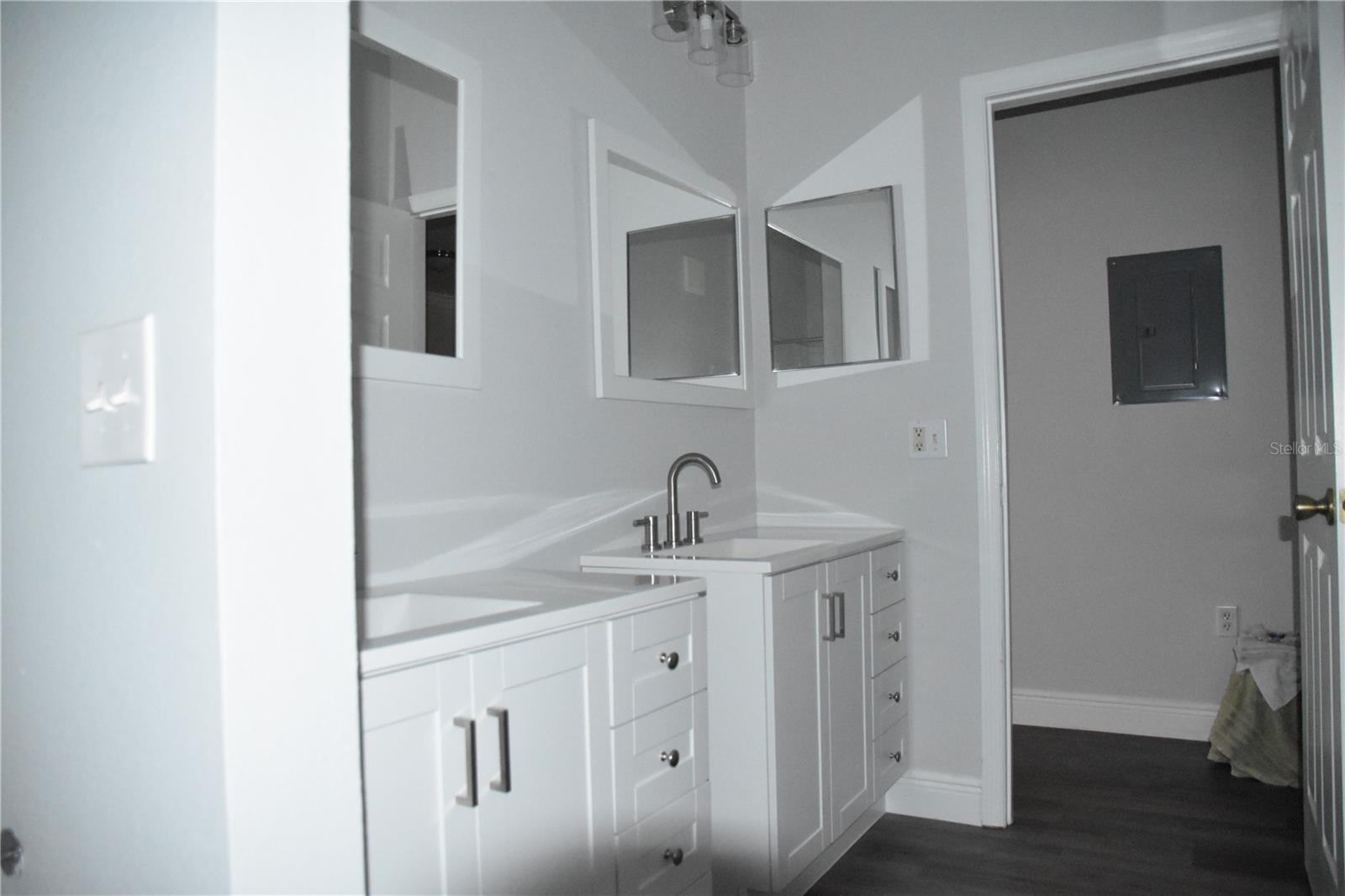 Image 24 of 47 For 316 Southern Pecan Circle 205