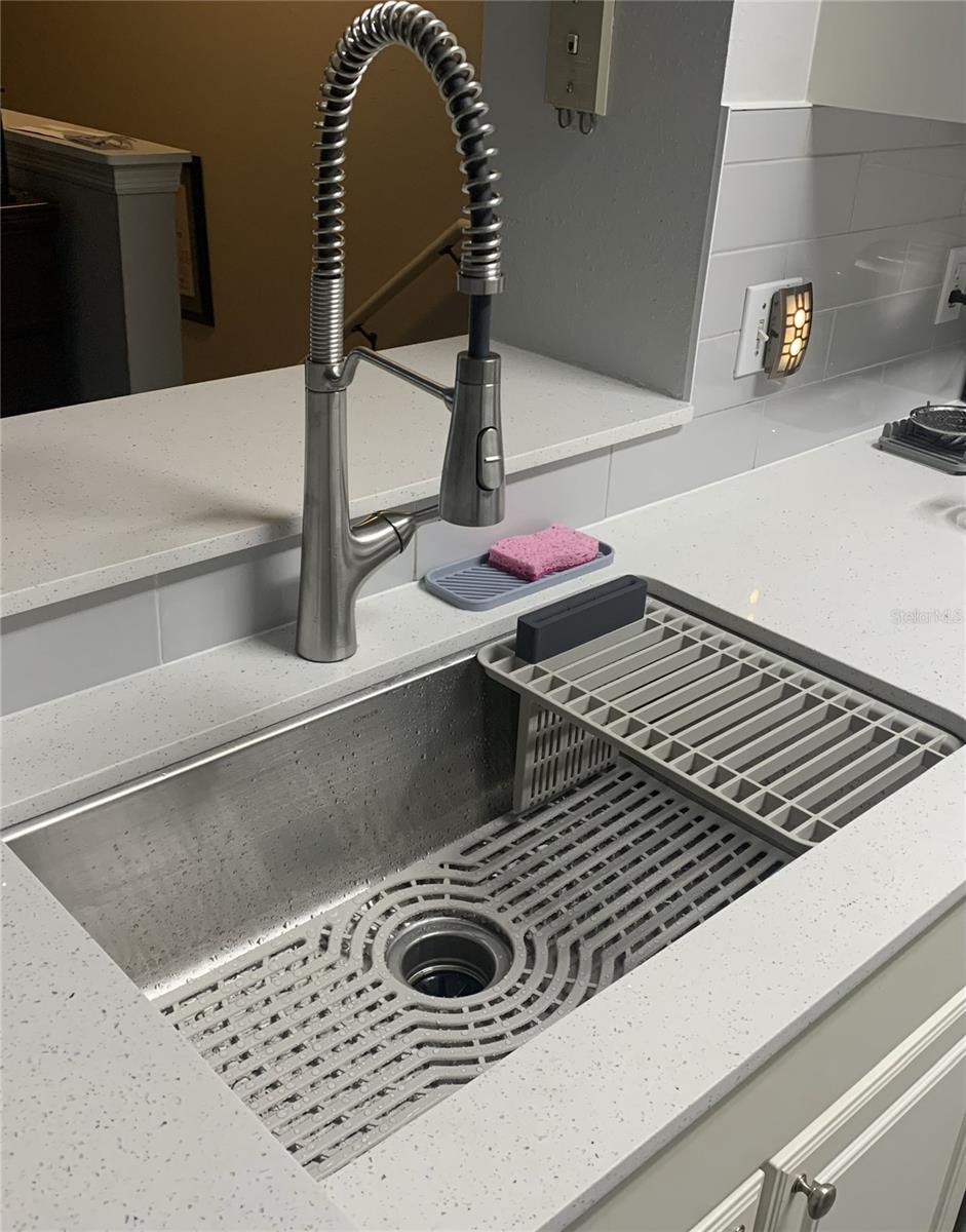 Image 8 of 47 For 316 Southern Pecan Circle 205