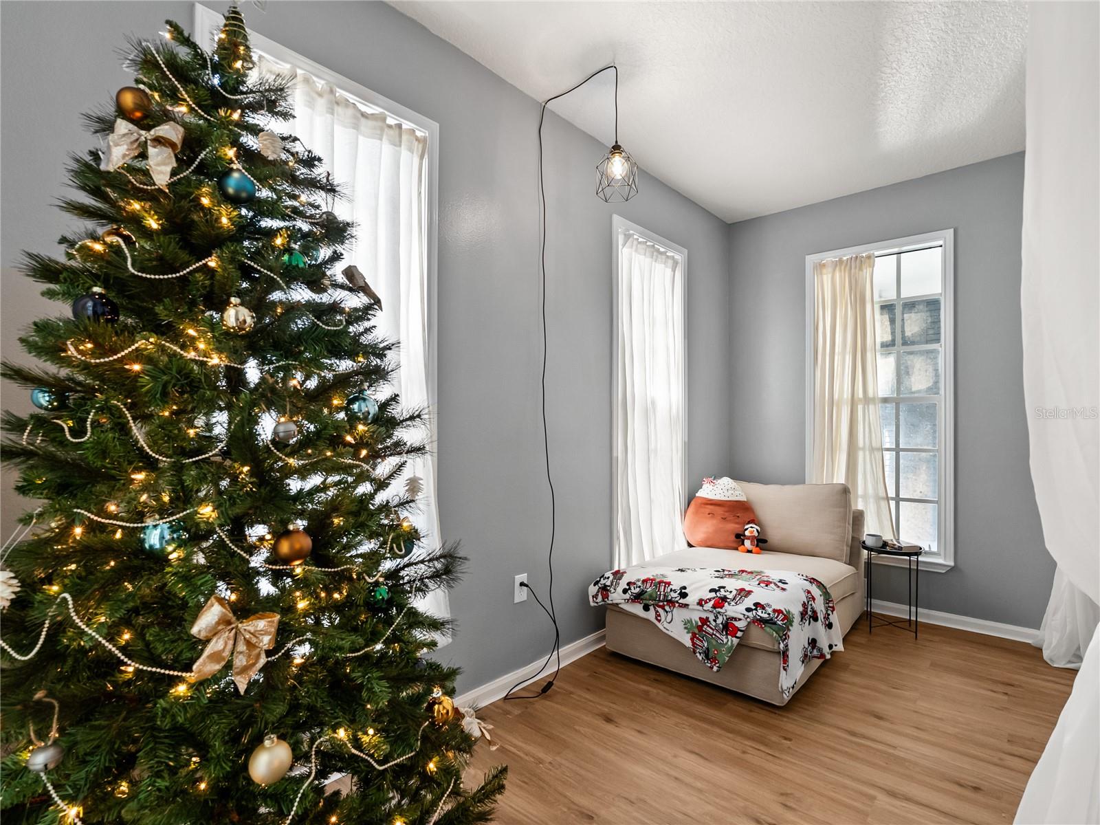 Image 13 of 29 For 239 Longview Avenue 111