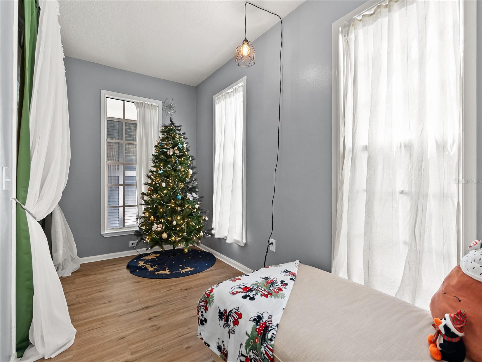 Image 14 of 29 For 239 Longview Avenue 111