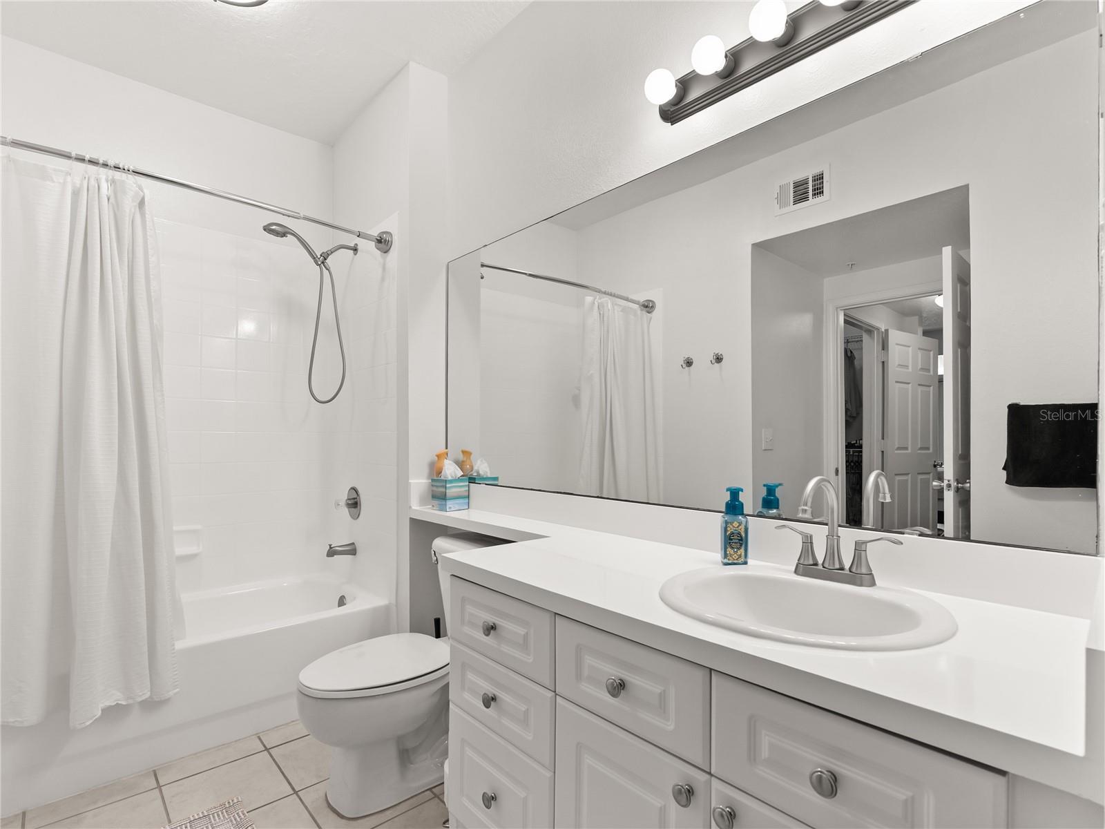 Image 18 of 29 For 239 Longview Avenue 111