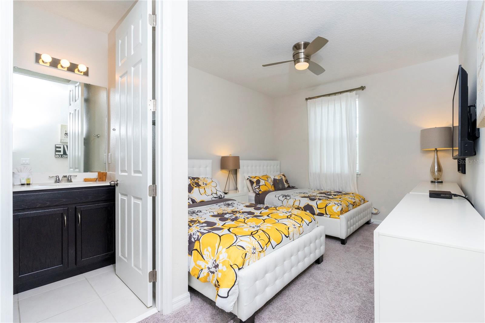 Image 40 of 77 For 9039 Pelican Cove Trace