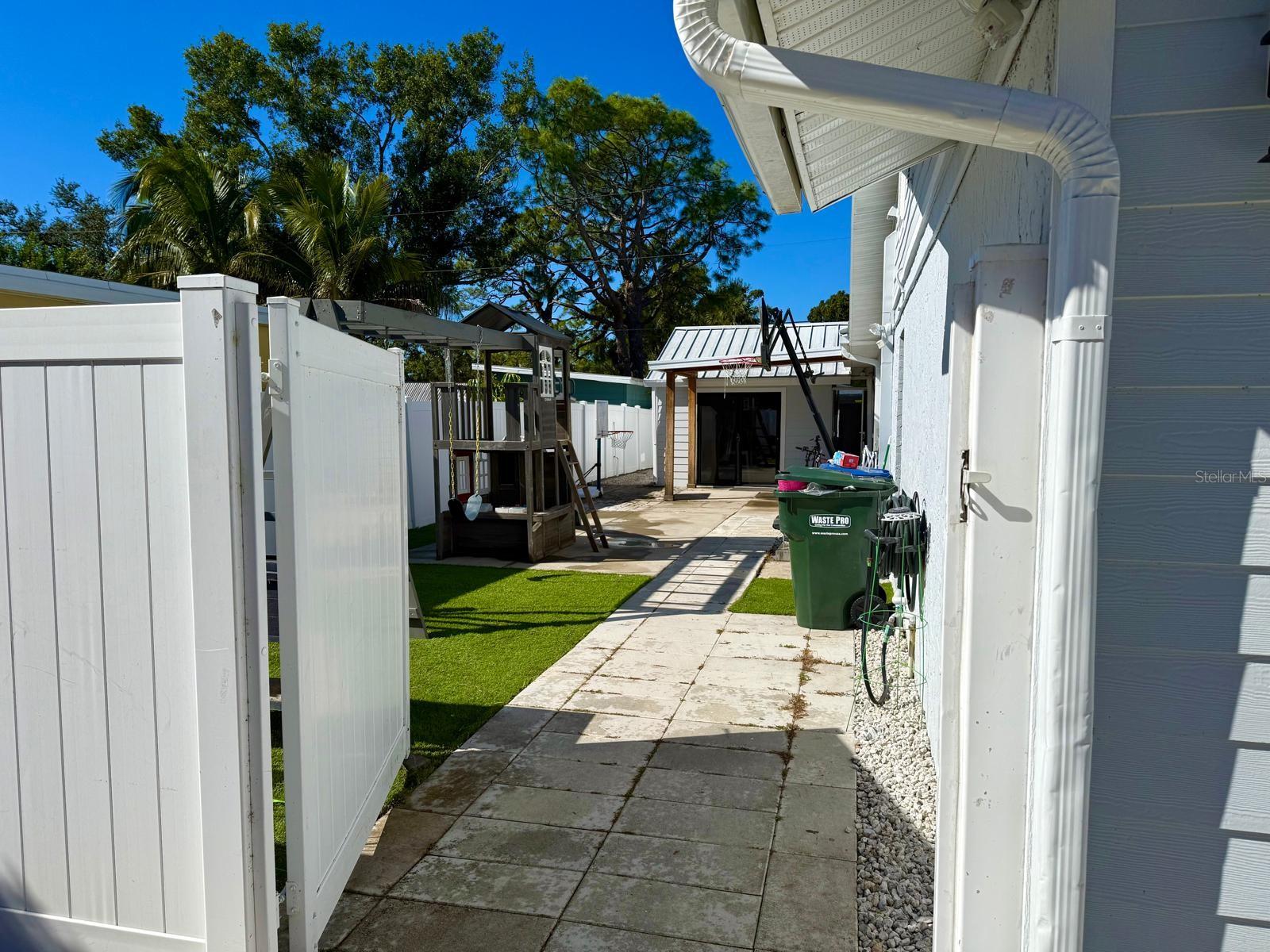 Image 11 of 28 For 1057 Willis Avenue