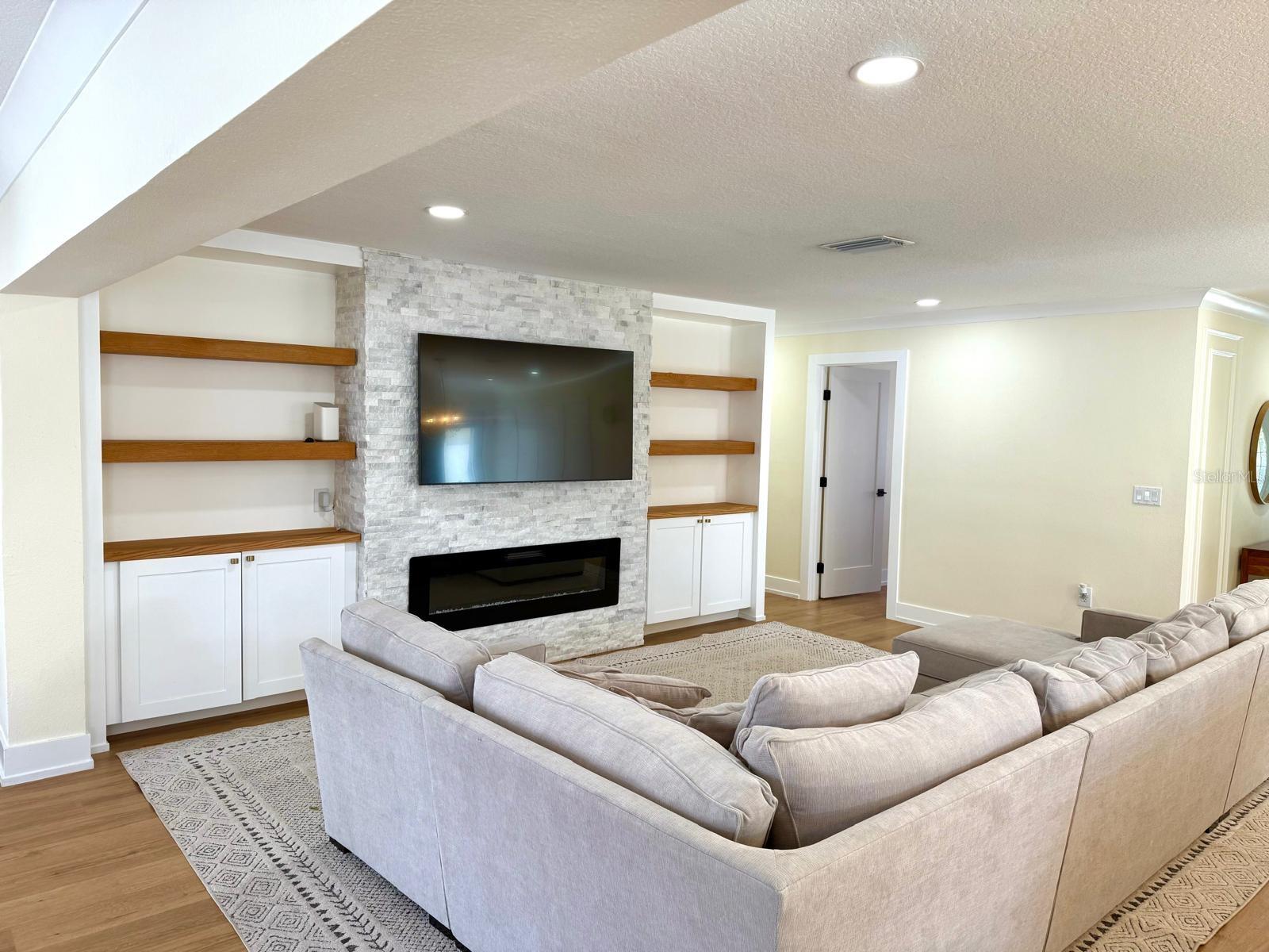 Image 19 of 28 For 1057 Willis Avenue