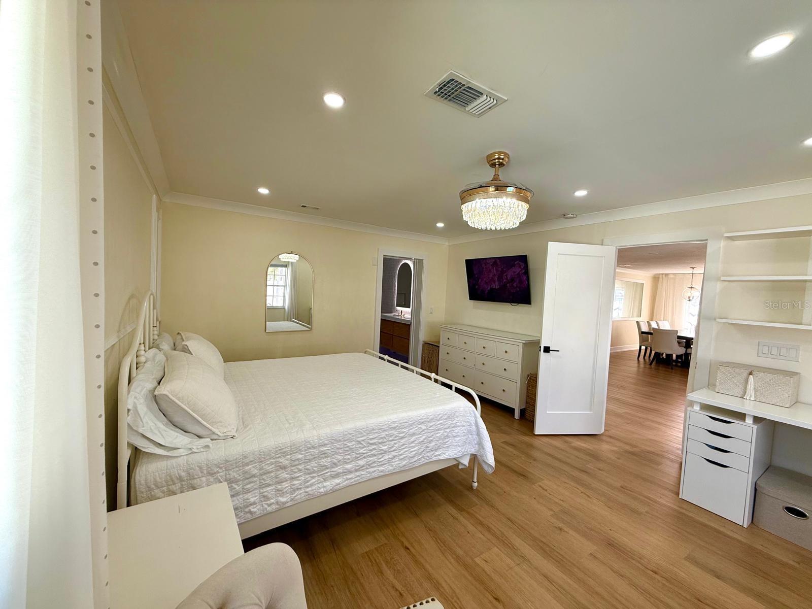 Image 21 of 28 For 1057 Willis Avenue