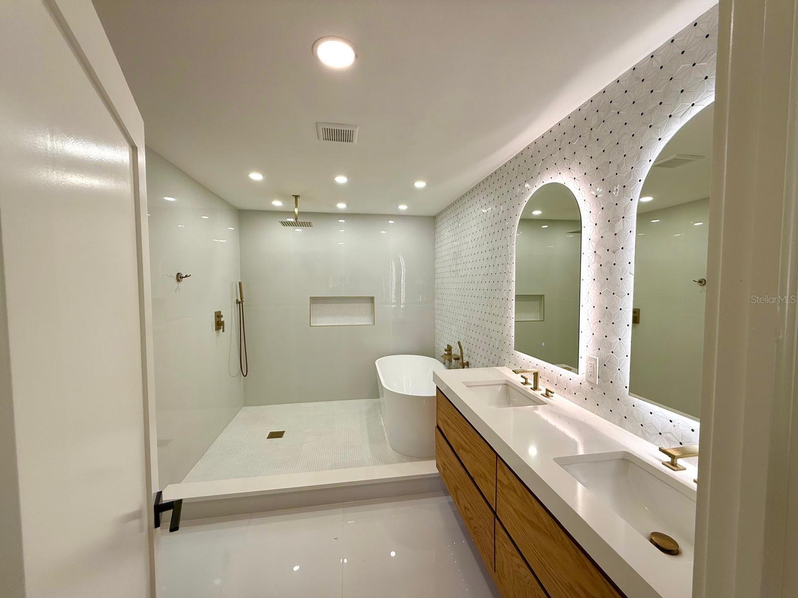 Image 25 of 28 For 1057 Willis Avenue