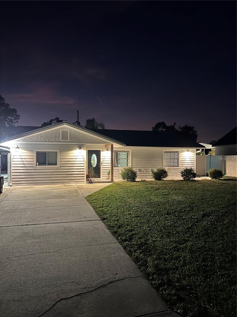 Image 5 of 28 For 1057 Willis Avenue