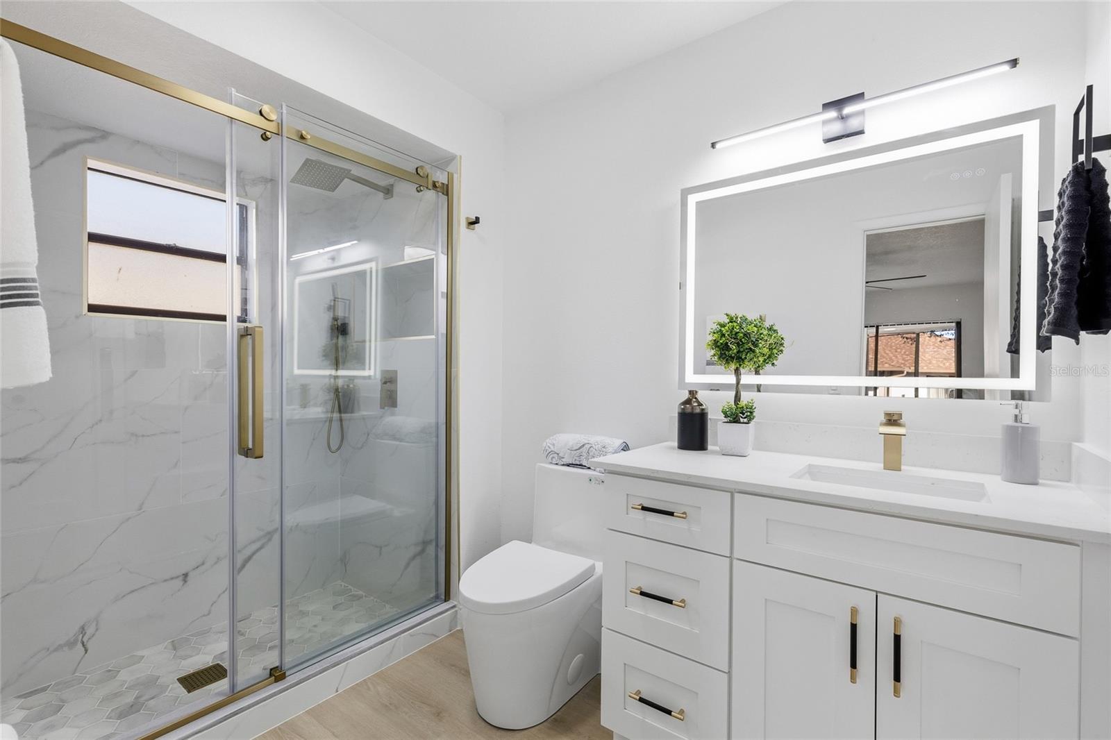 Image 10 of 24 For 5439 Sacramento Court