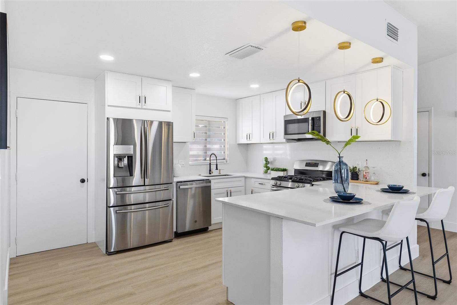 Image 7 of 24 For 5439 Sacramento Court