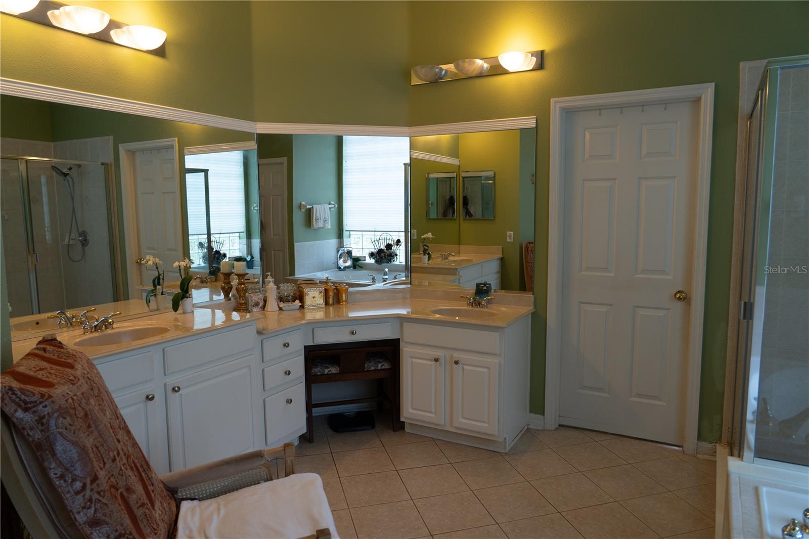 Image 33 of 90 For 552 Teton Street