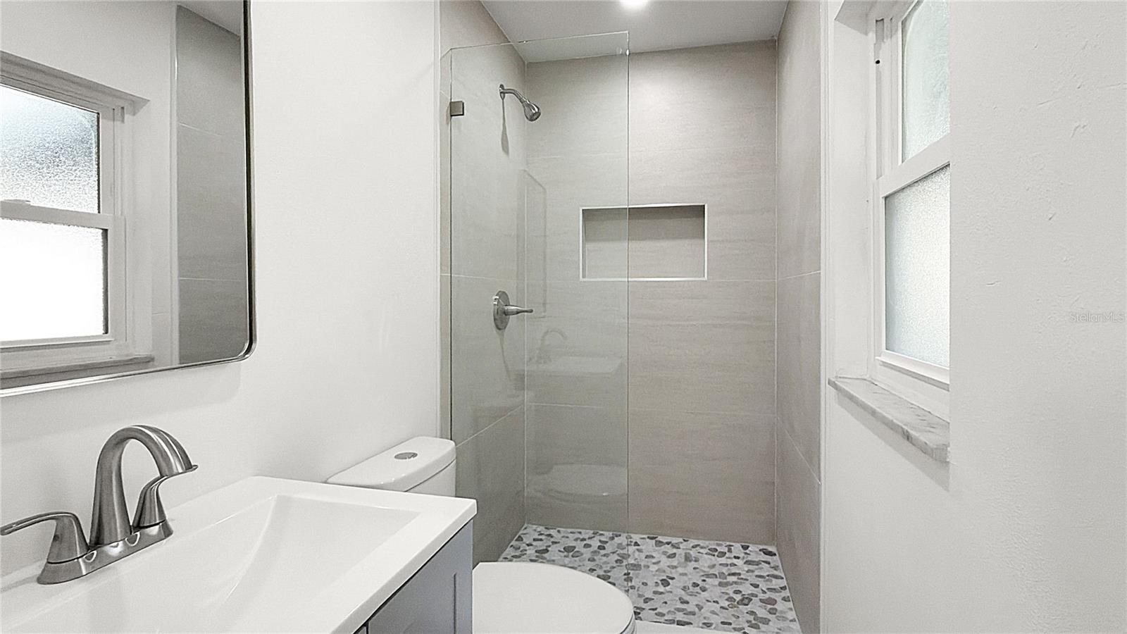 Image 16 of 25 For 941 Kathy Street