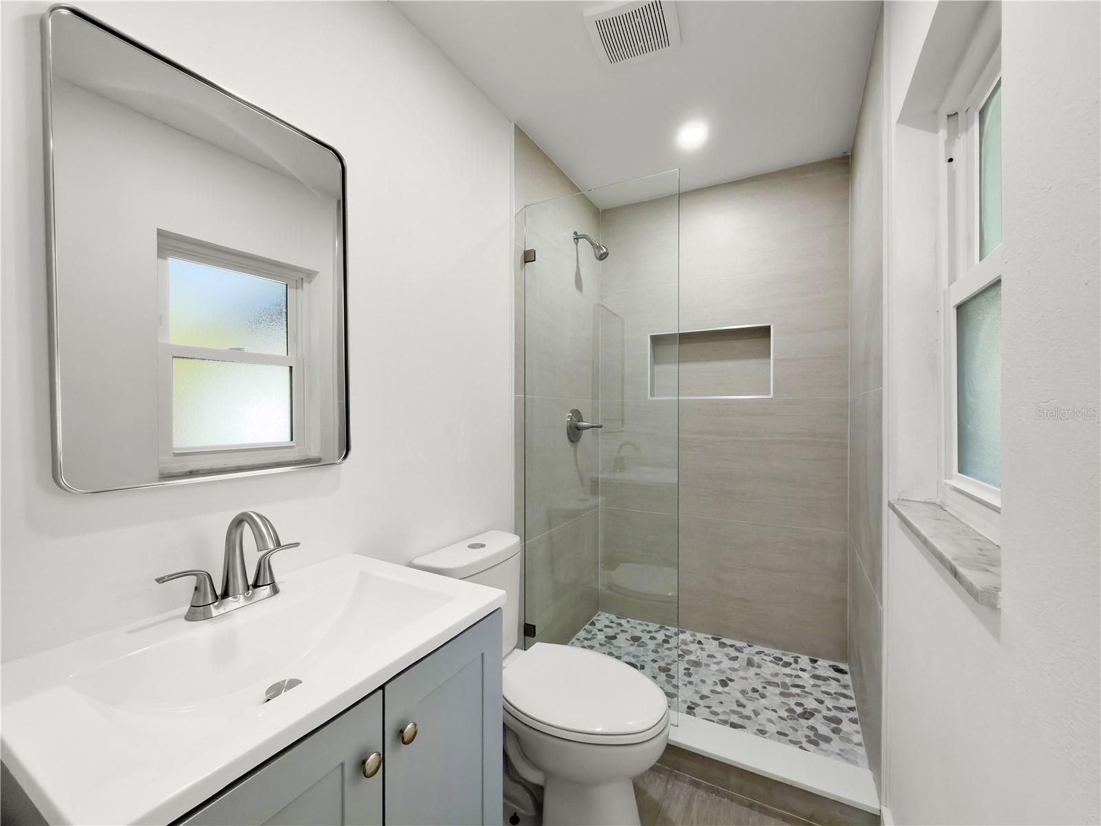 Image 17 of 25 For 941 Kathy Street