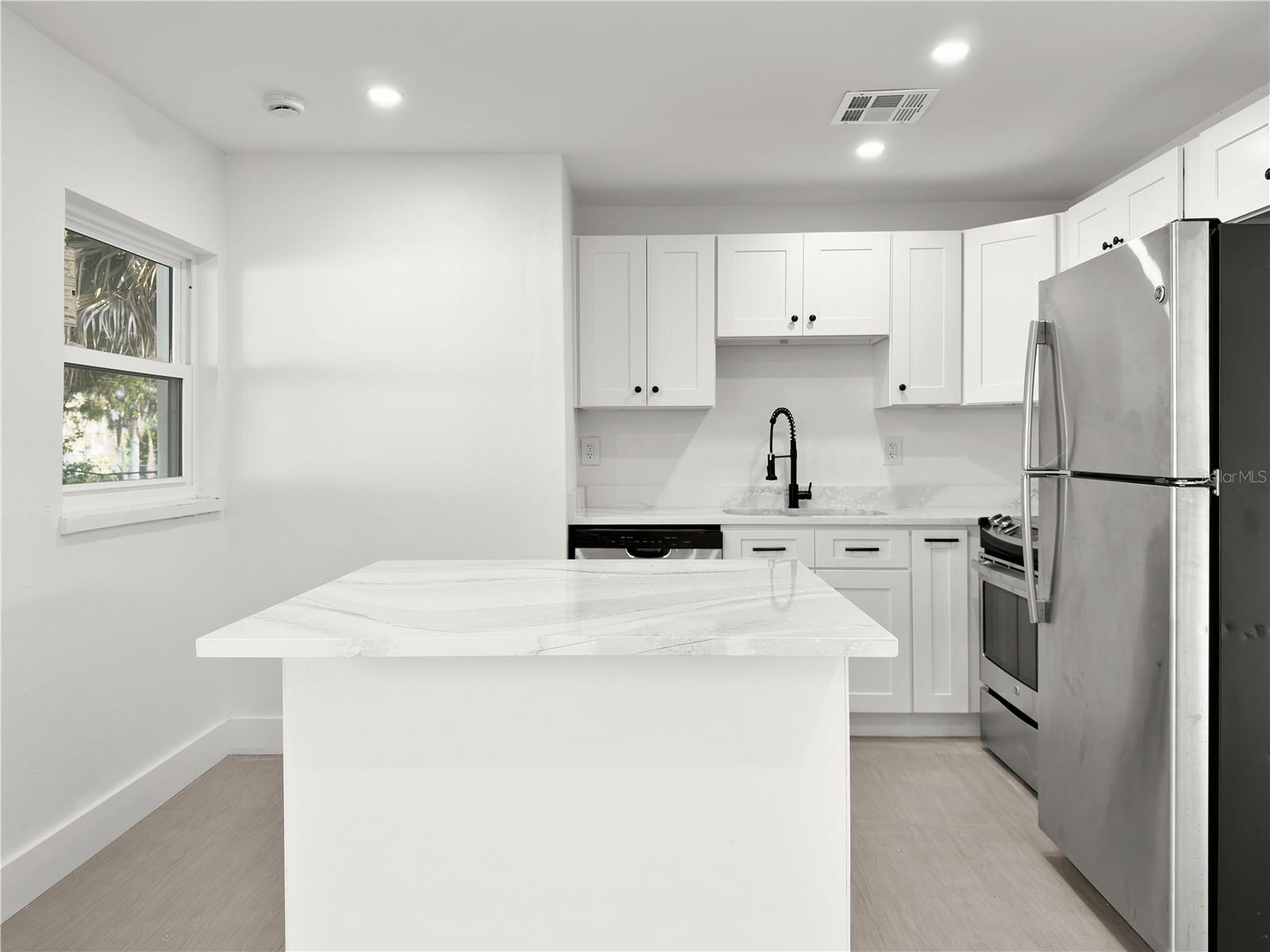 Image 5 of 25 For 941 Kathy Street