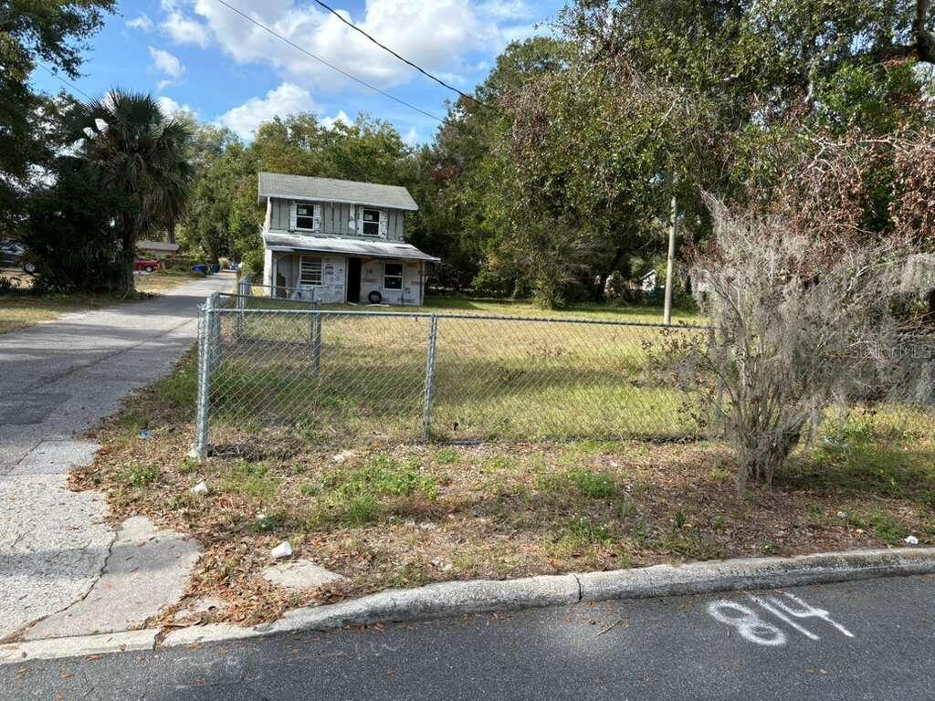 Image 3 of 20 For 814 Texas Avenue