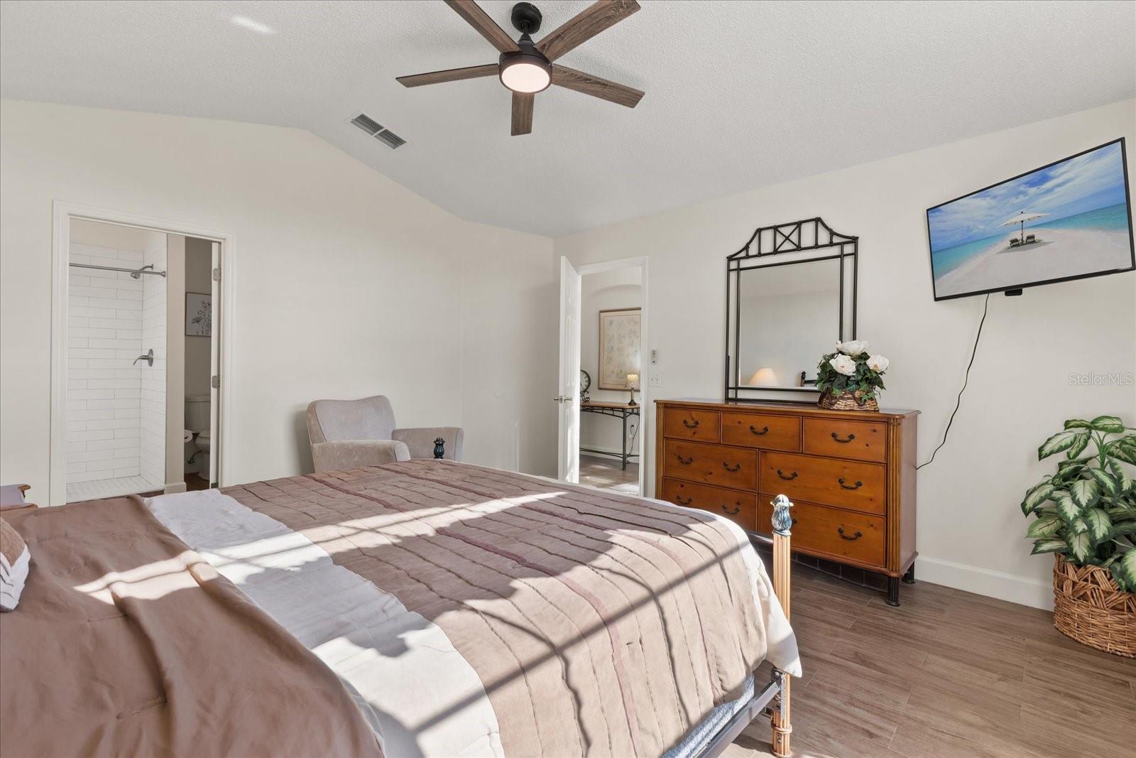 Image 11 of 29 For 7955 Heritage Entrance Boulevard