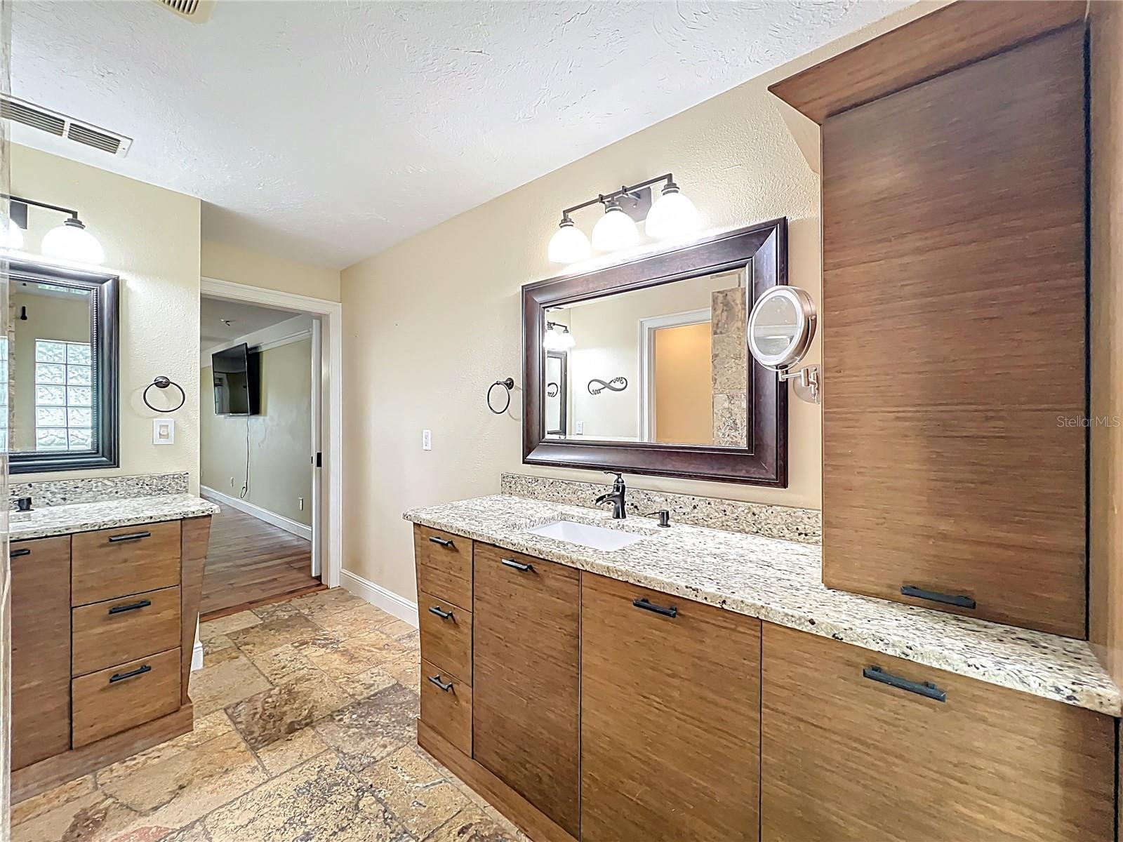 Image 32 of 54 For 36755 Alaqua Court