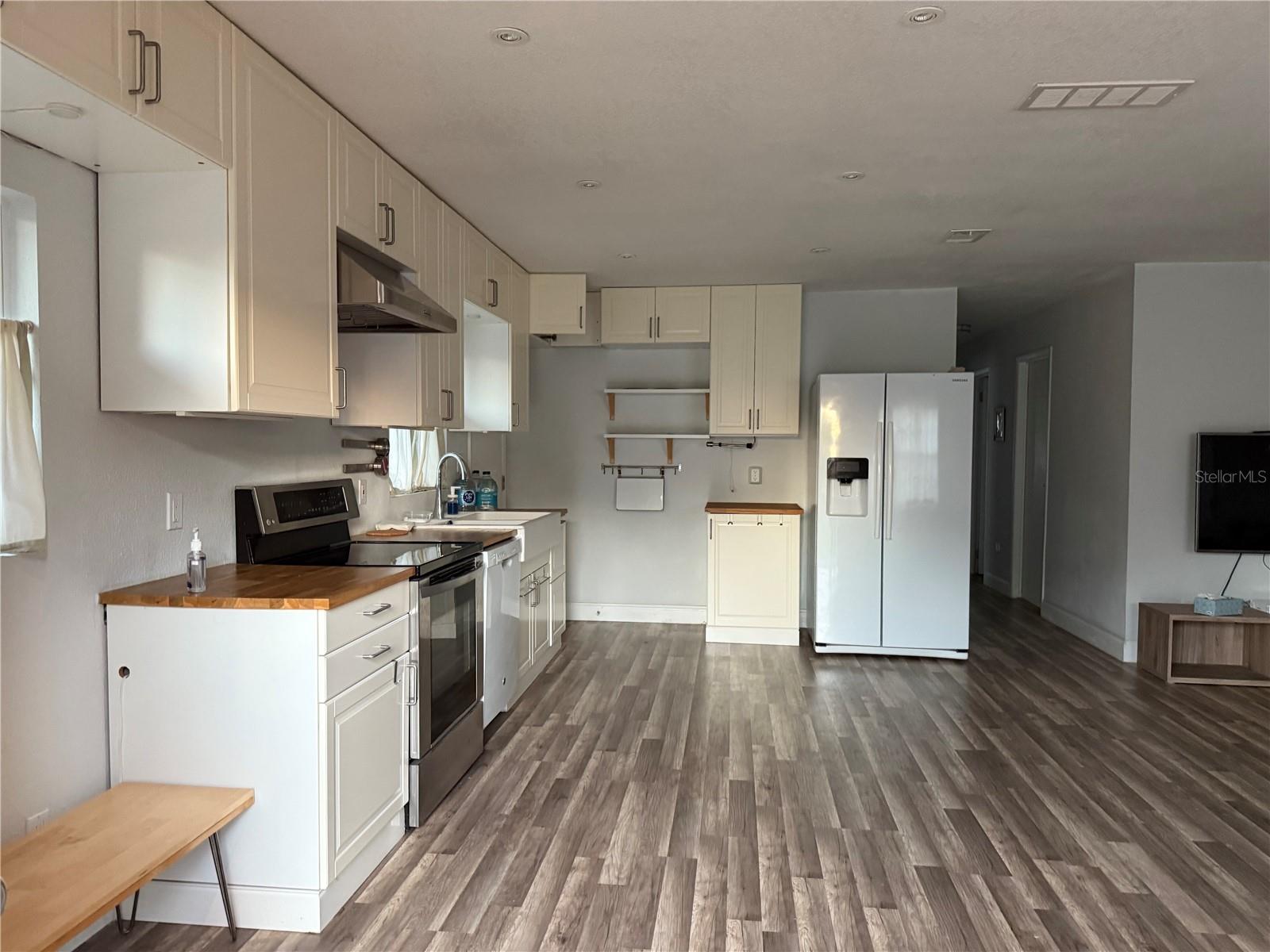 Image 4 of 14 For 1009 Jamajo Boulevard