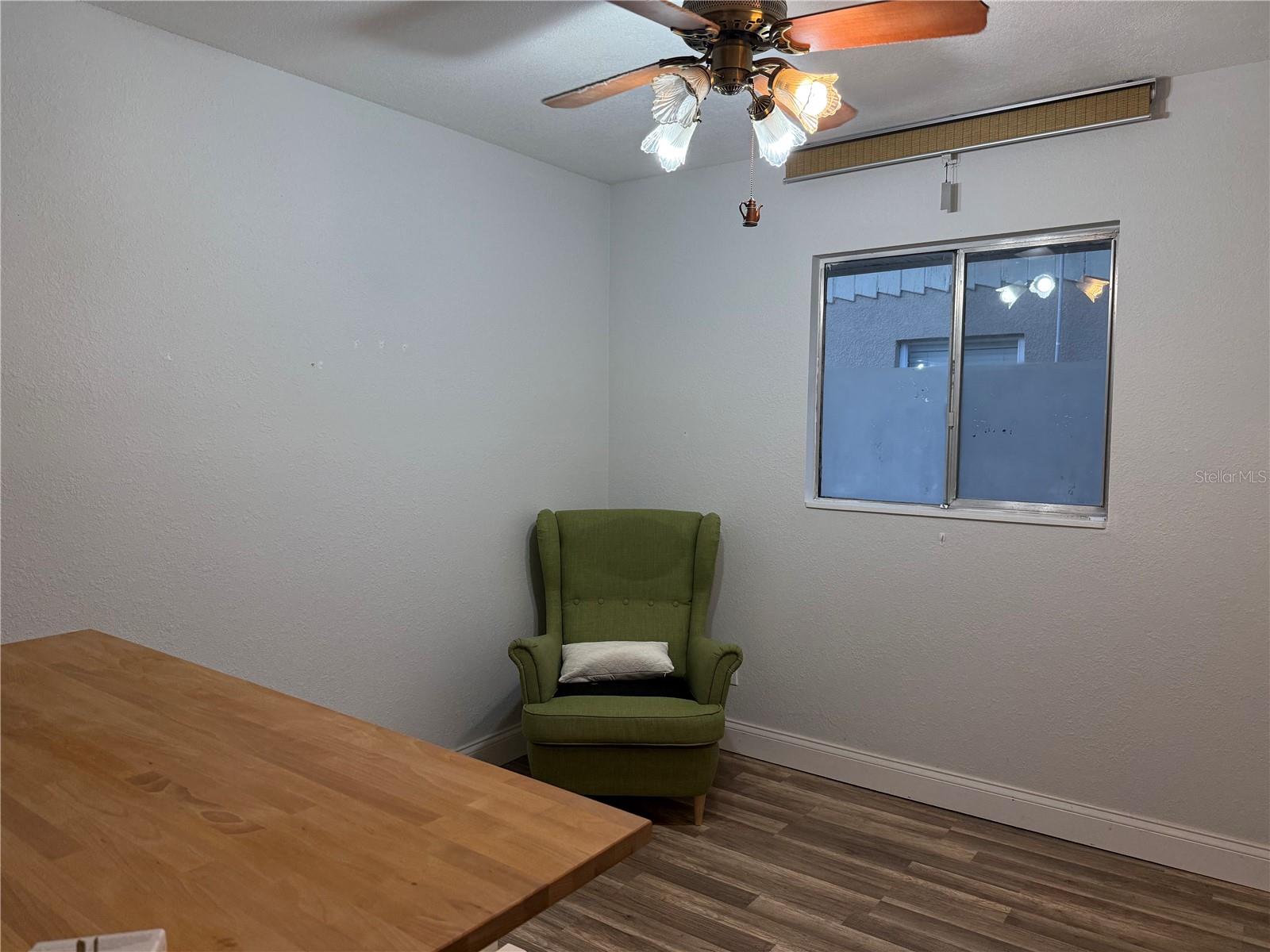 Image 9 of 14 For 1009 Jamajo Boulevard