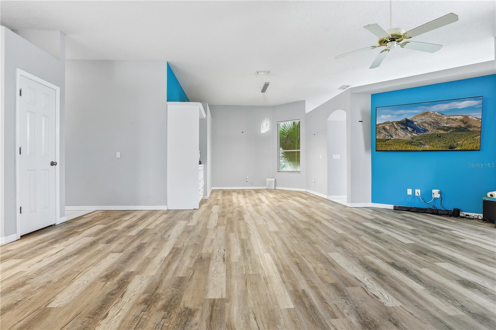 Image 4 of 37 For 336 Fernhill Drive