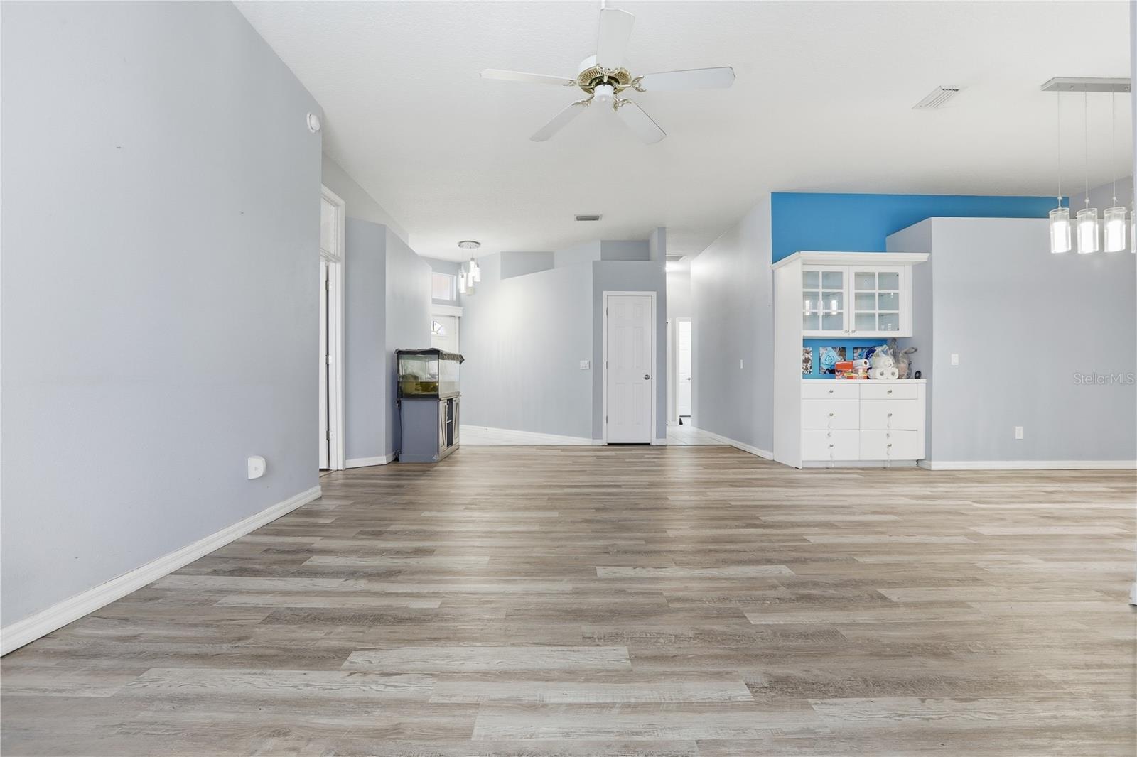 Image 5 of 37 For 336 Fernhill Drive