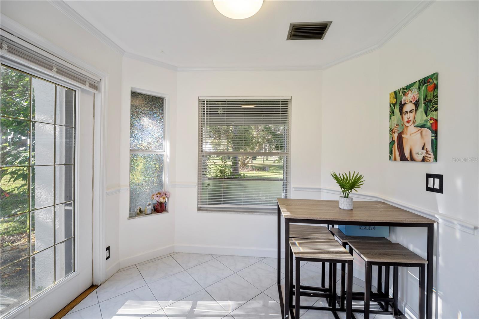 Image 15 of 36 For 2649 Albion Avenue