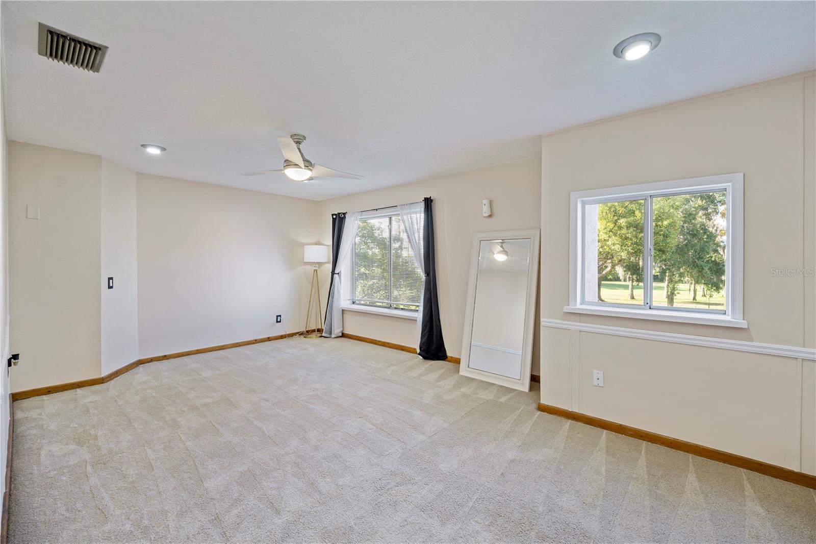 Image 16 of 36 For 2649 Albion Avenue