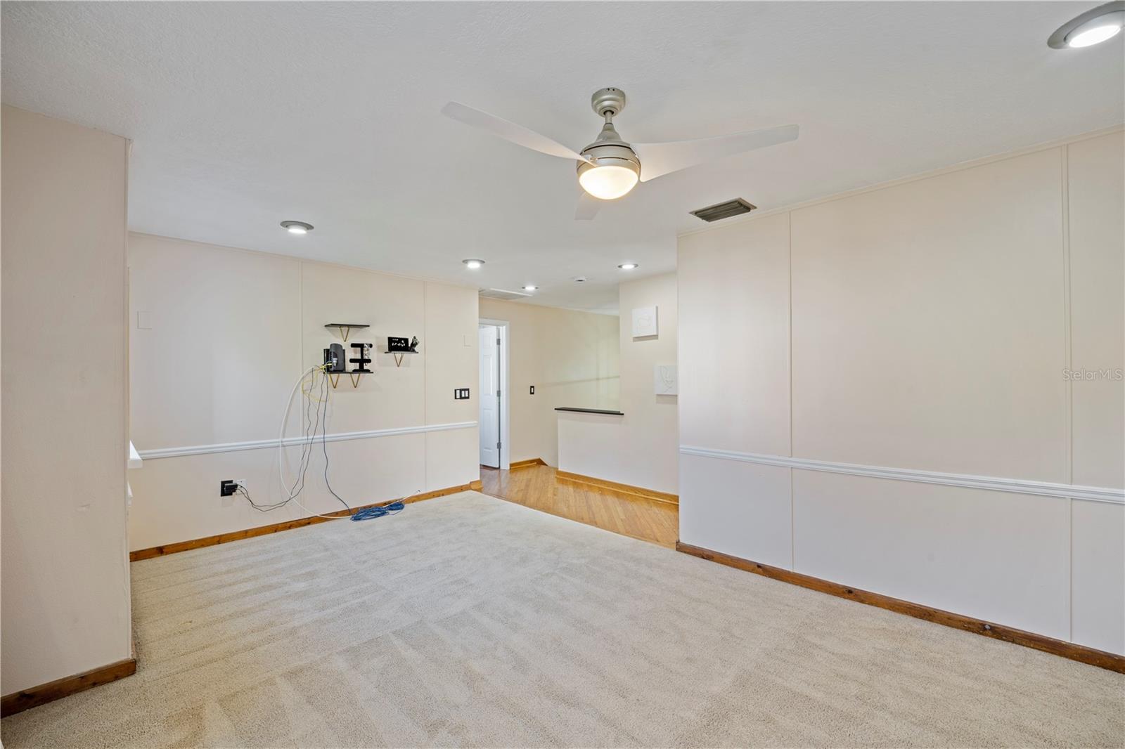 Image 17 of 36 For 2649 Albion Avenue