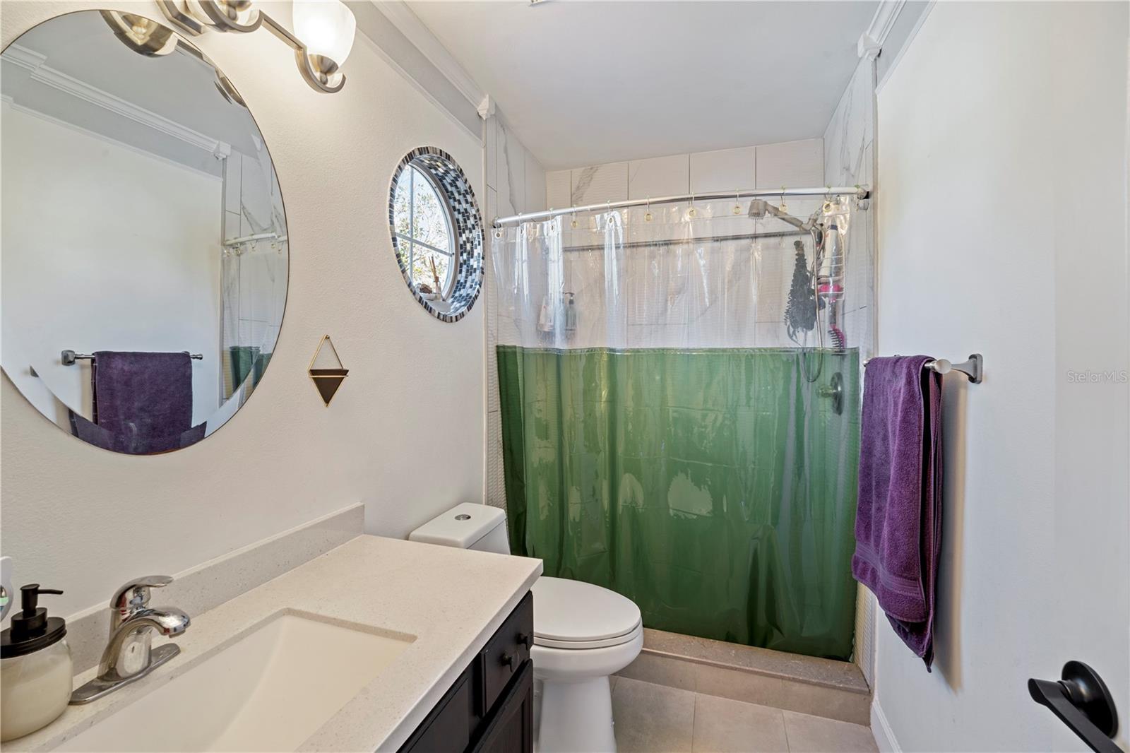 Image 18 of 36 For 2649 Albion Avenue