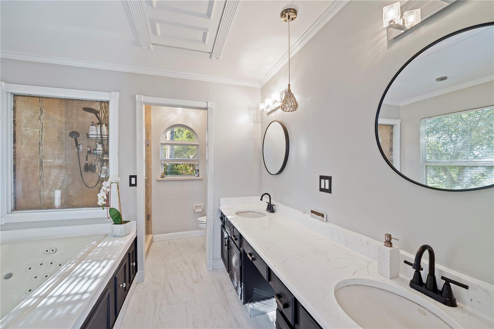 Image 21 of 36 For 2649 Albion Avenue