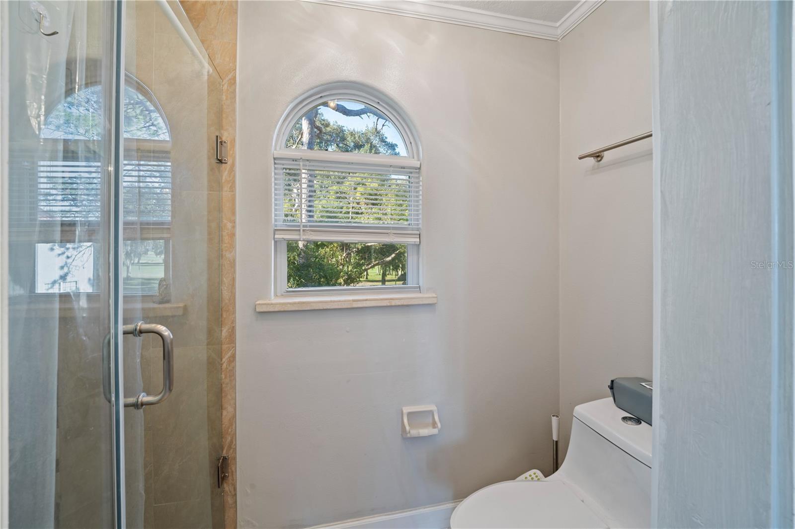 Image 26 of 36 For 2649 Albion Avenue