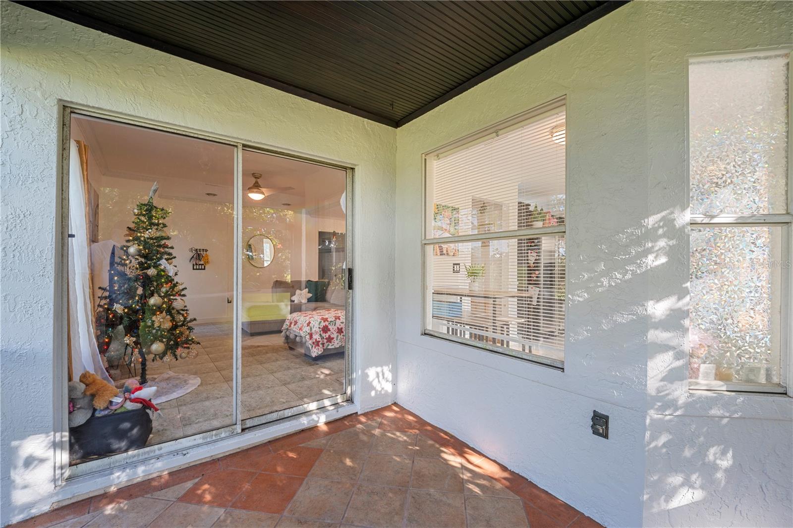 Image 27 of 36 For 2649 Albion Avenue