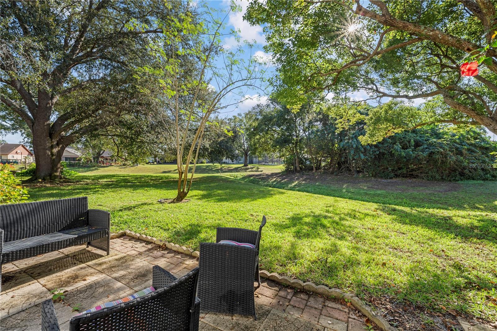 Image 31 of 36 For 2649 Albion Avenue