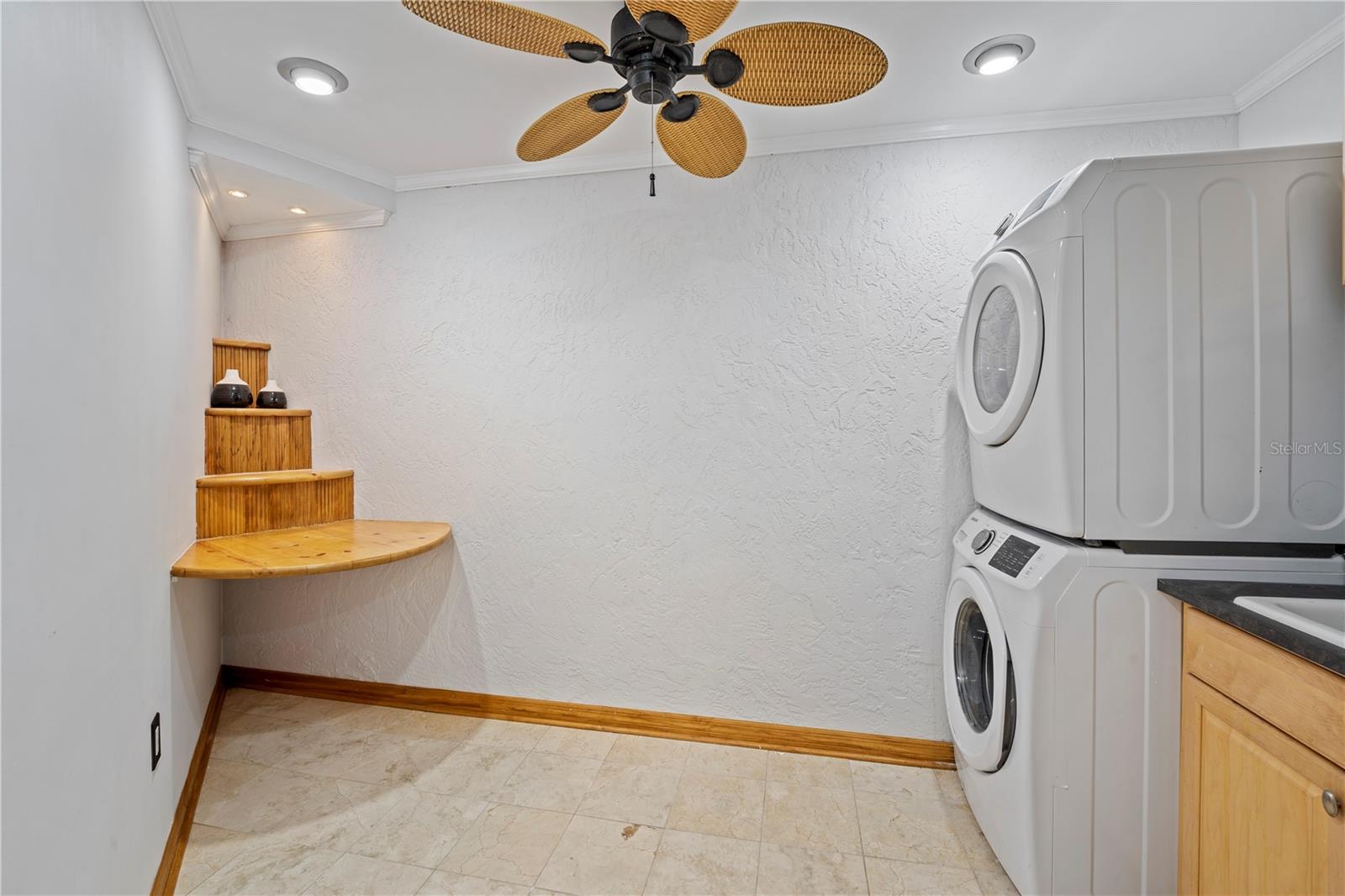 Image 9 of 36 For 2649 Albion Avenue