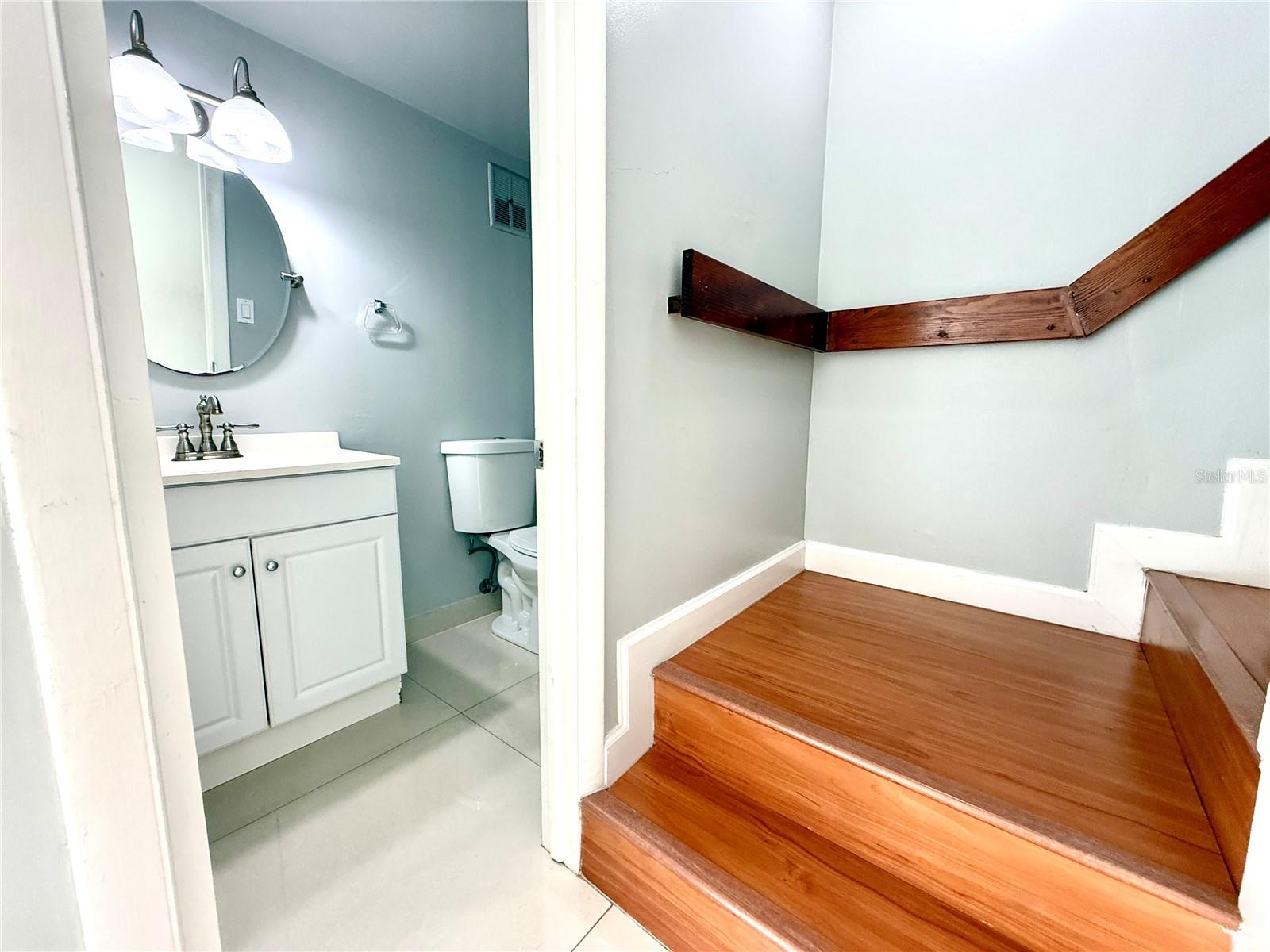 Image 9 of 32 For 8757 137th Avenue 8757