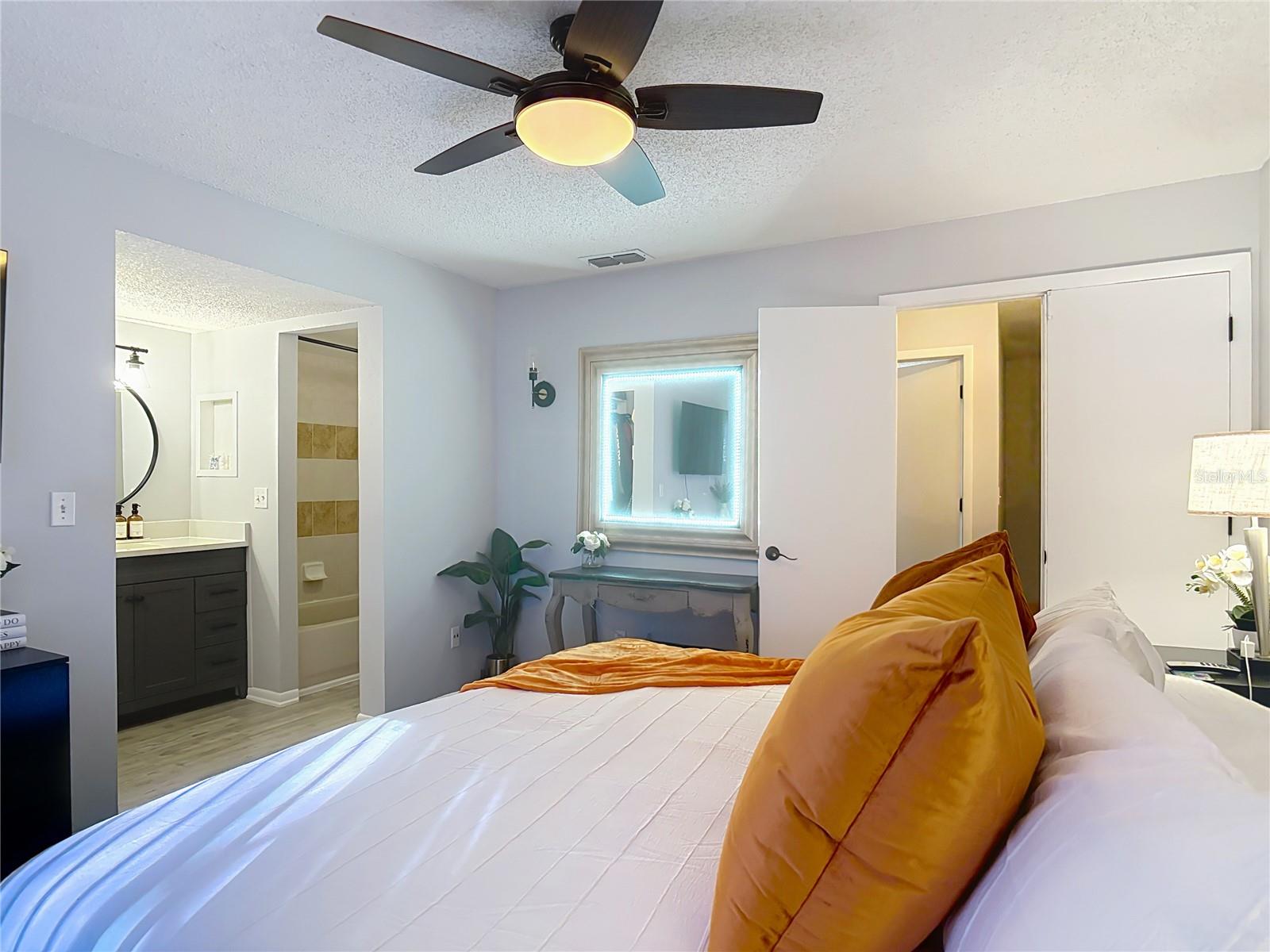 Image 16 of 38 For 4835 Walden Cir 10