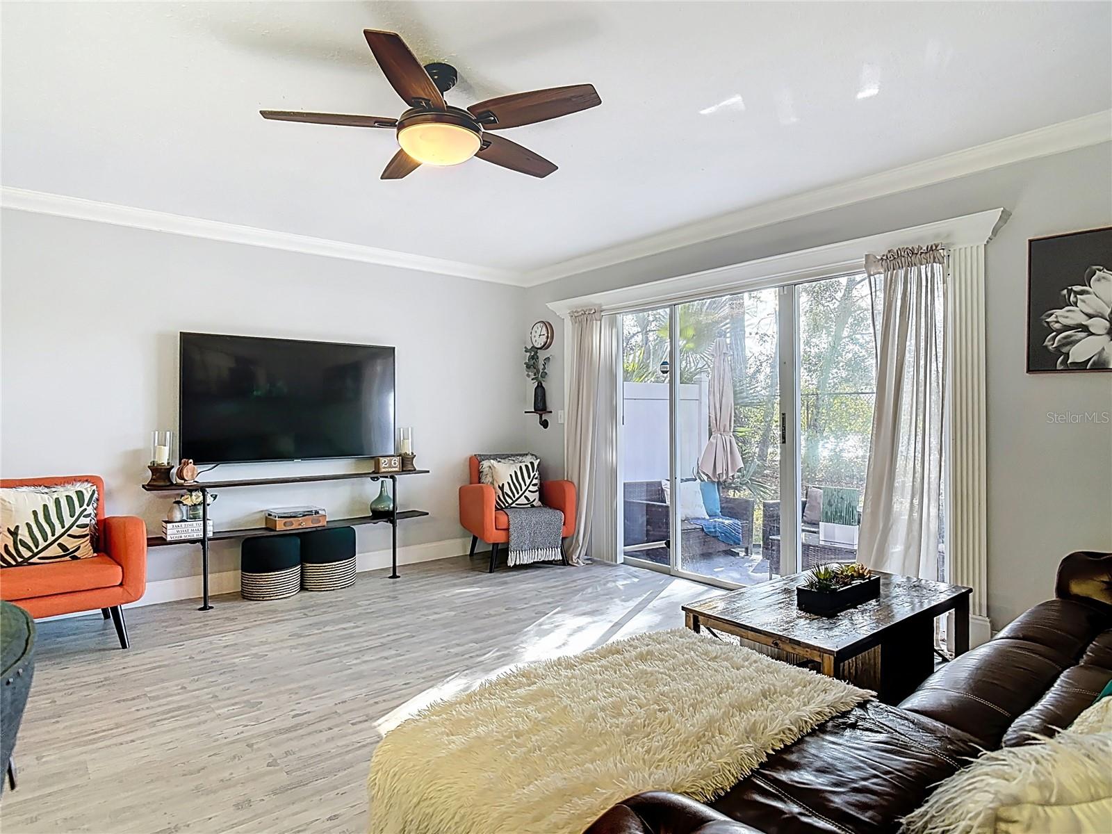 Image 17 of 38 For 4835 Walden Cir 10