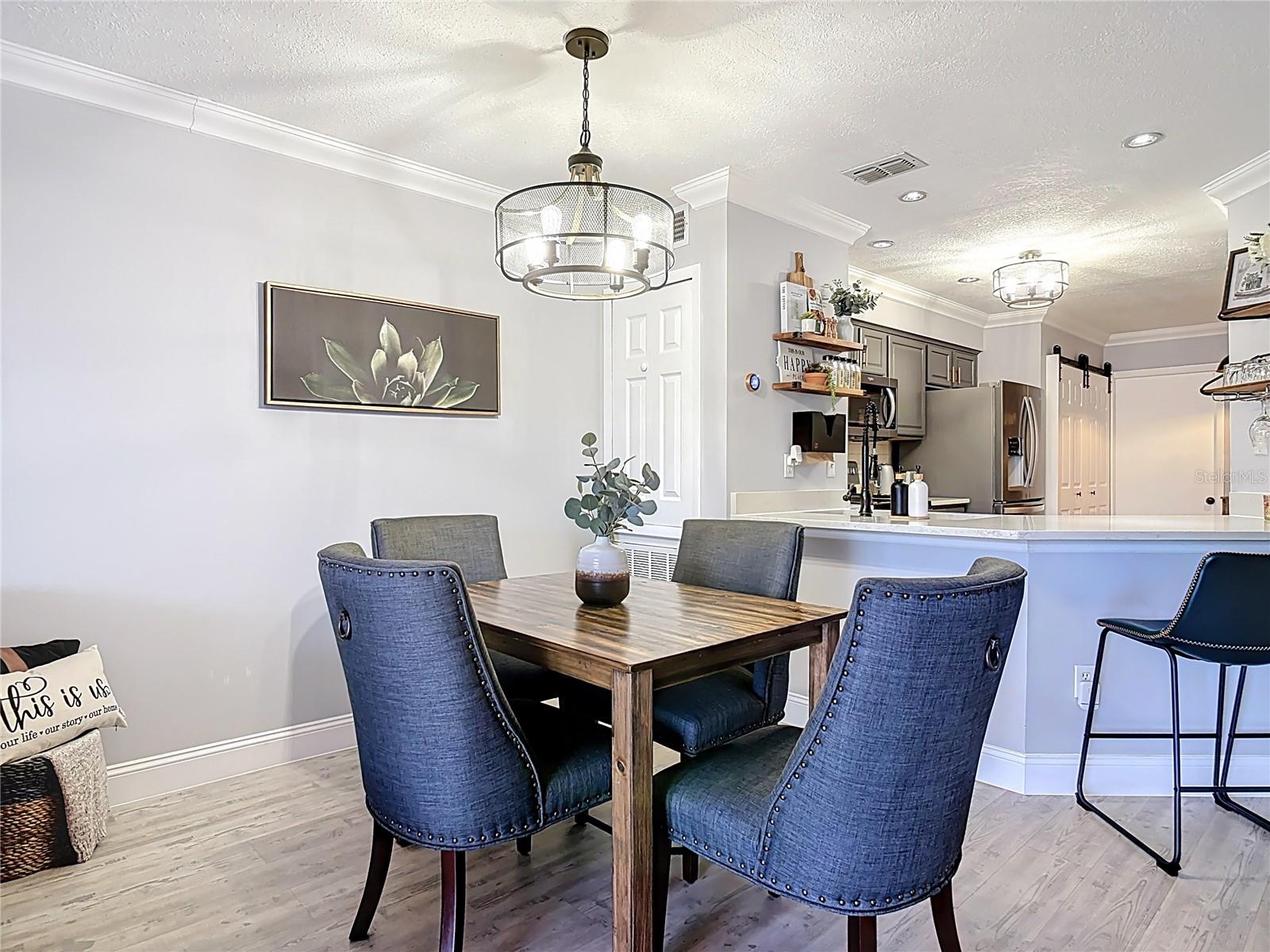 Image 21 of 38 For 4835 Walden Cir 10