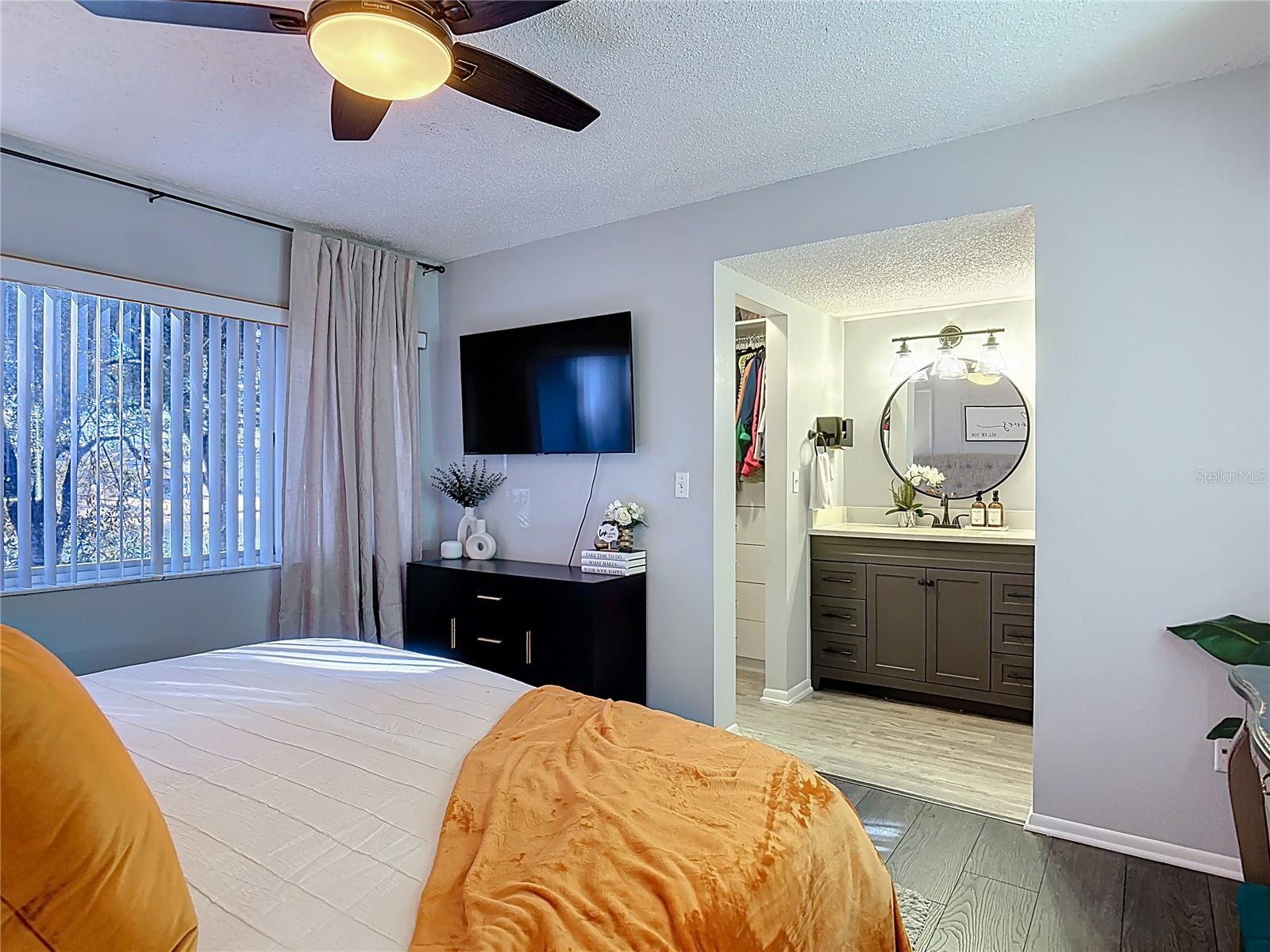 Image 25 of 38 For 4835 Walden Cir 10