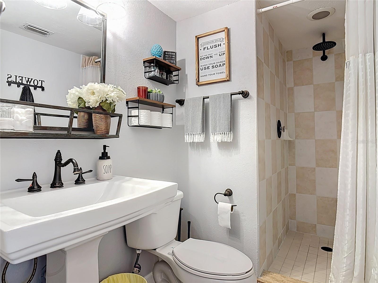 Image 31 of 38 For 4835 Walden Cir 10