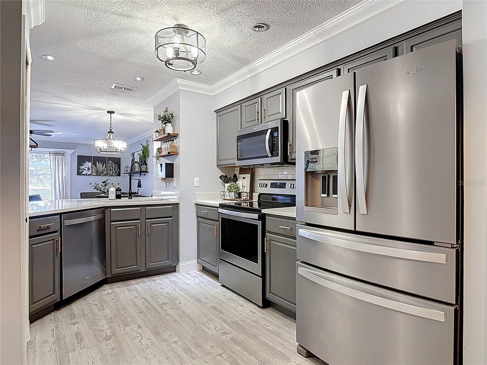 Image 7 of 38 For 4835 Walden Cir 10