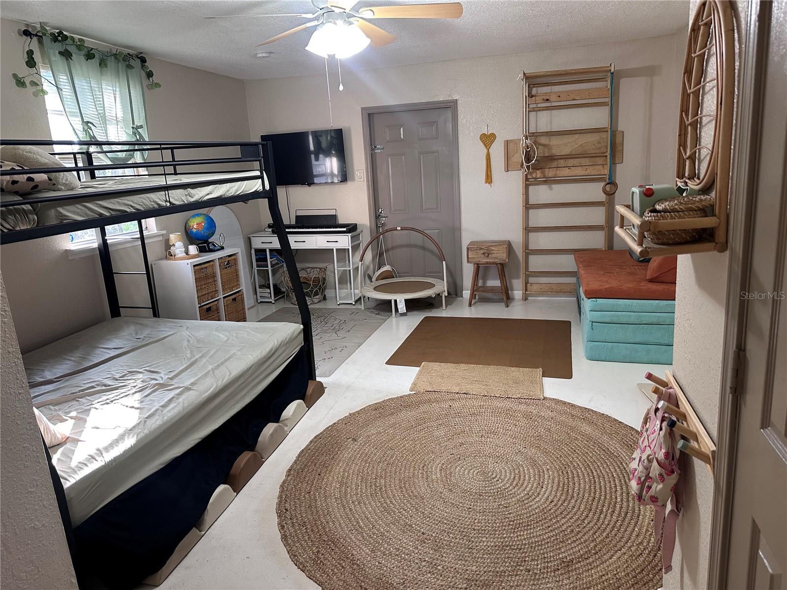 Image 11 of 16 For 1910 William Clark Avenue