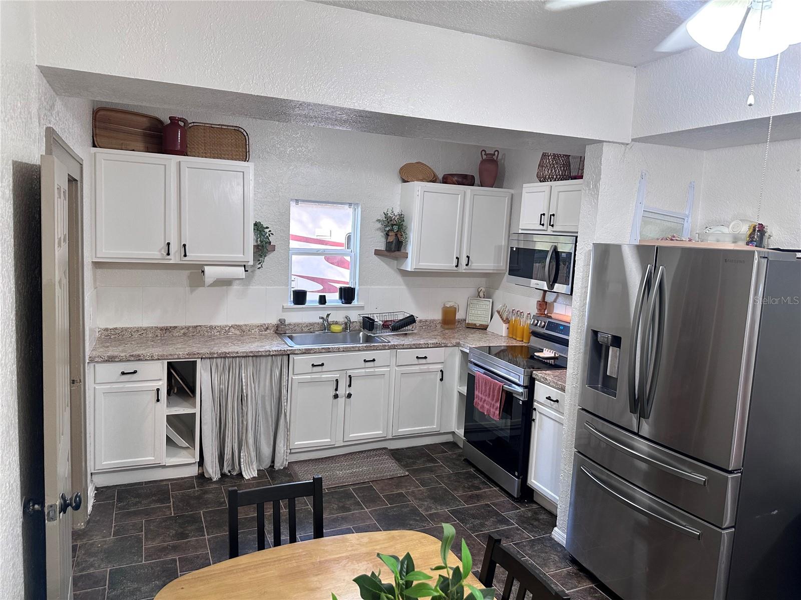 Image 5 of 16 For 1910 William Clark Avenue