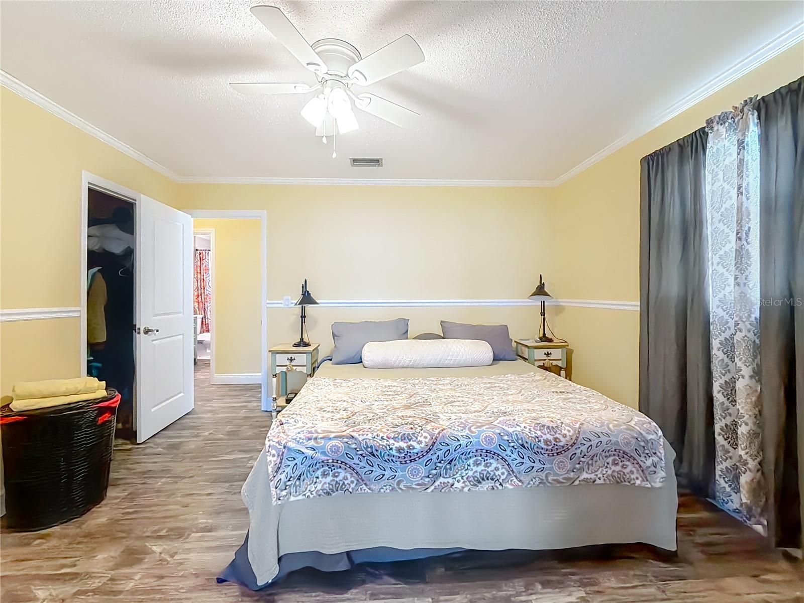 Image 26 of 50 For 4192 Cr 400