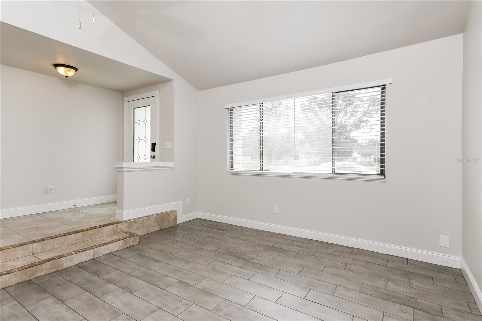 Image 3 of 16 For 931 Alameda Drive