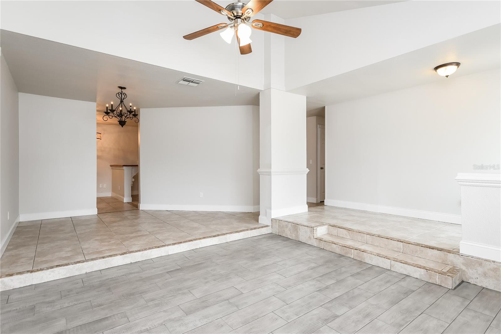 Image 4 of 16 For 931 Alameda Drive