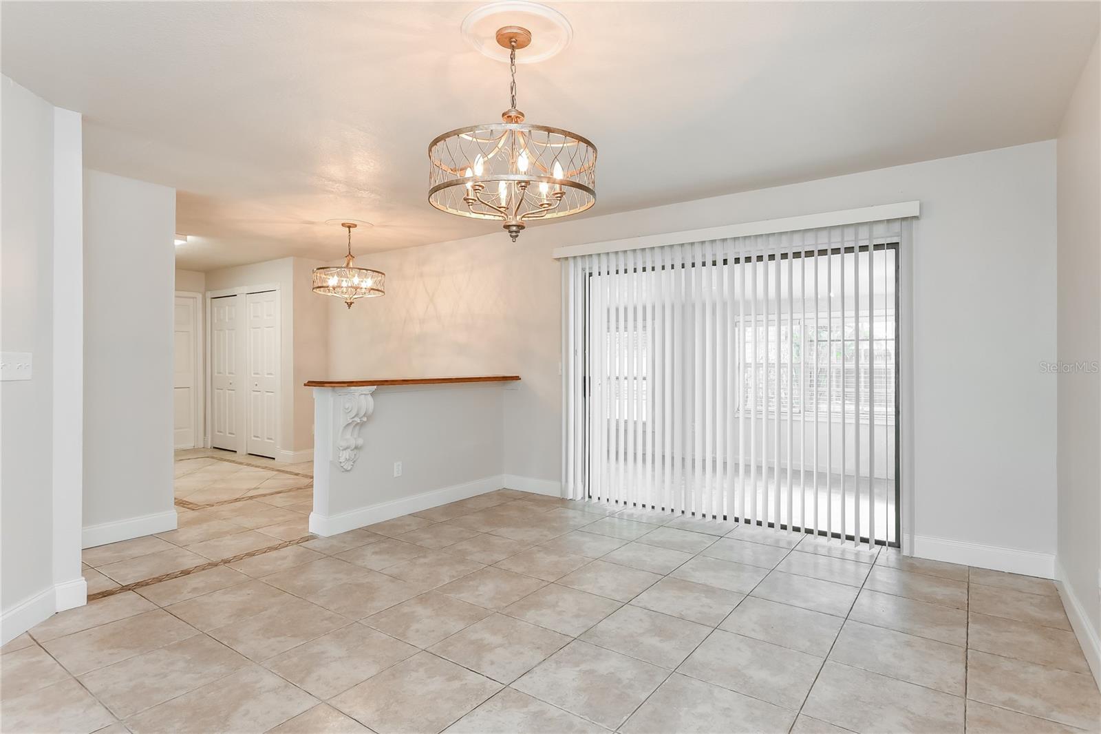 Image 5 of 16 For 931 Alameda Drive