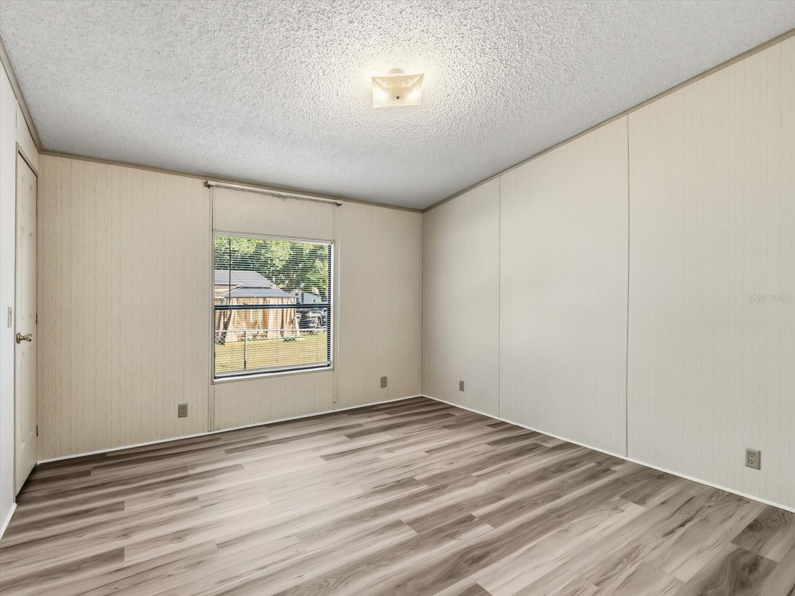 Image 13 of 30 For 5685 Abercorn Drive