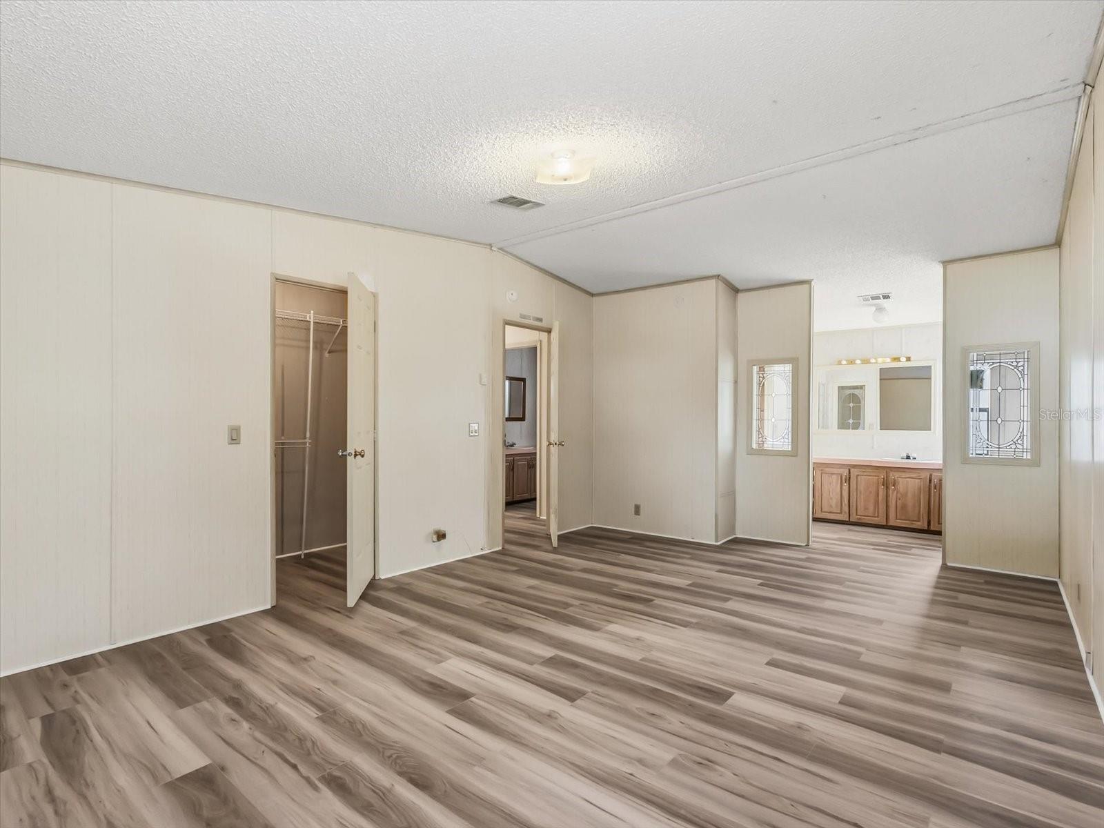 Image 18 of 30 For 5685 Abercorn Drive