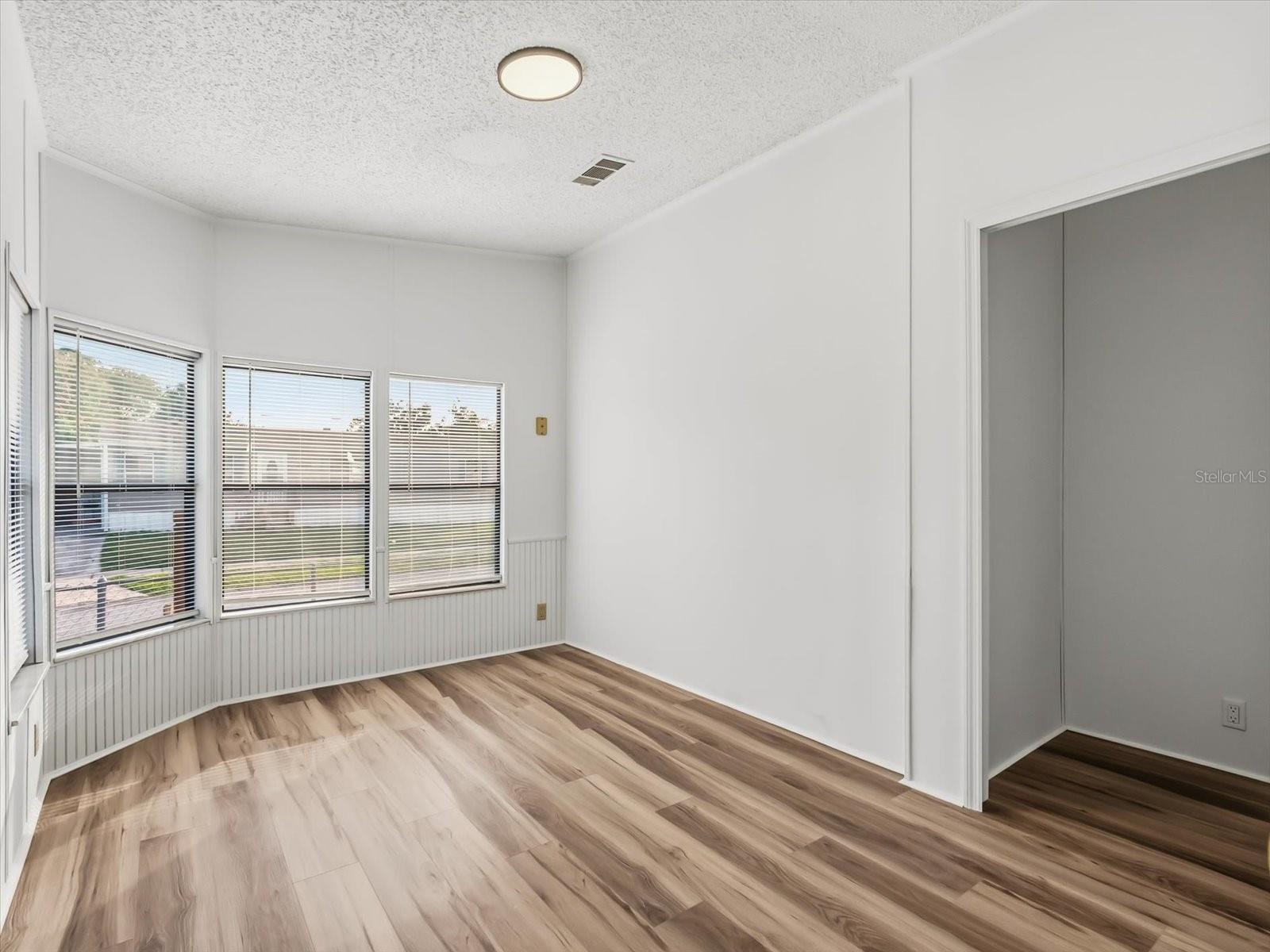 Image 23 of 30 For 5685 Abercorn Drive