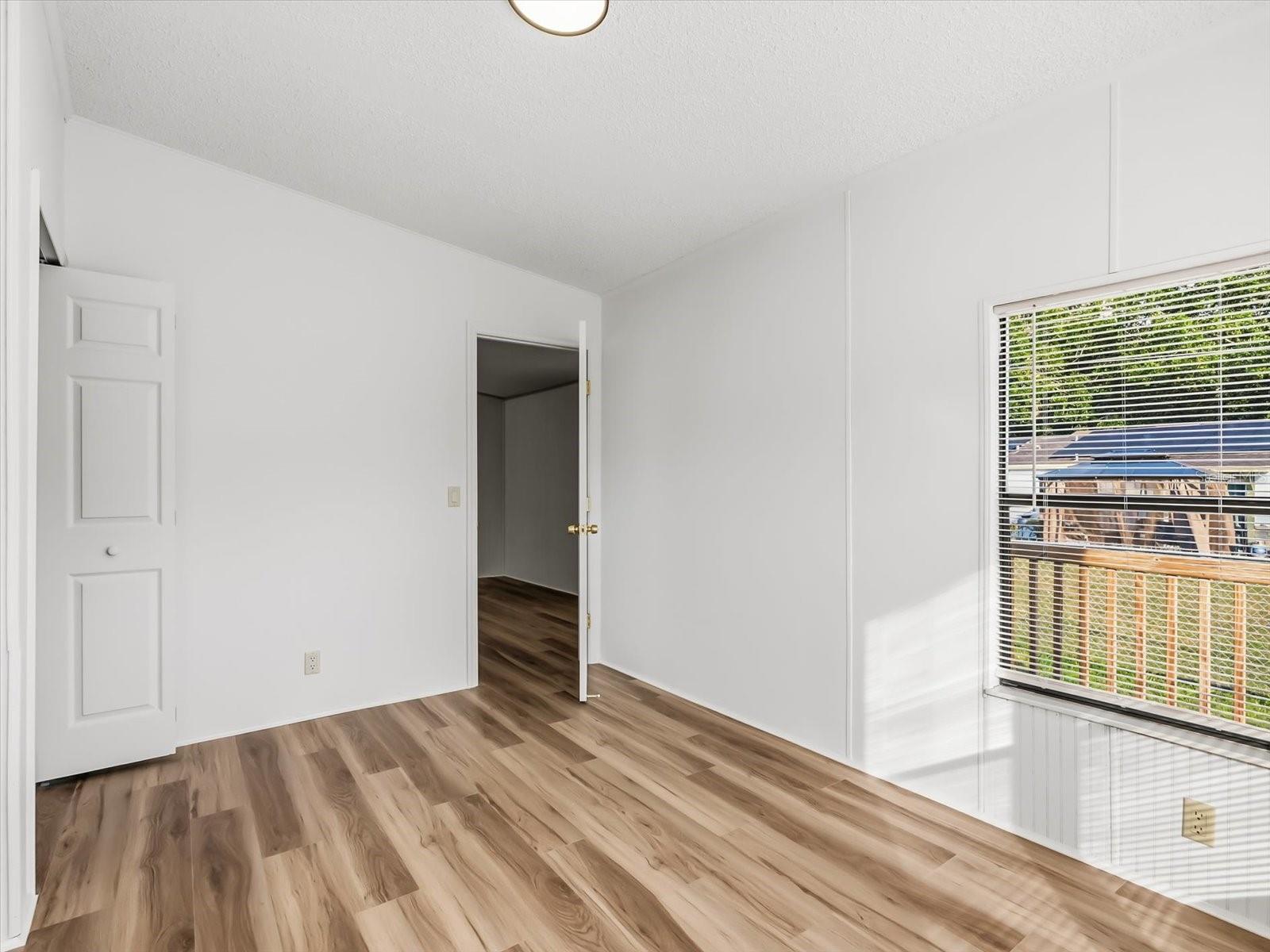 Image 24 of 30 For 5685 Abercorn Drive